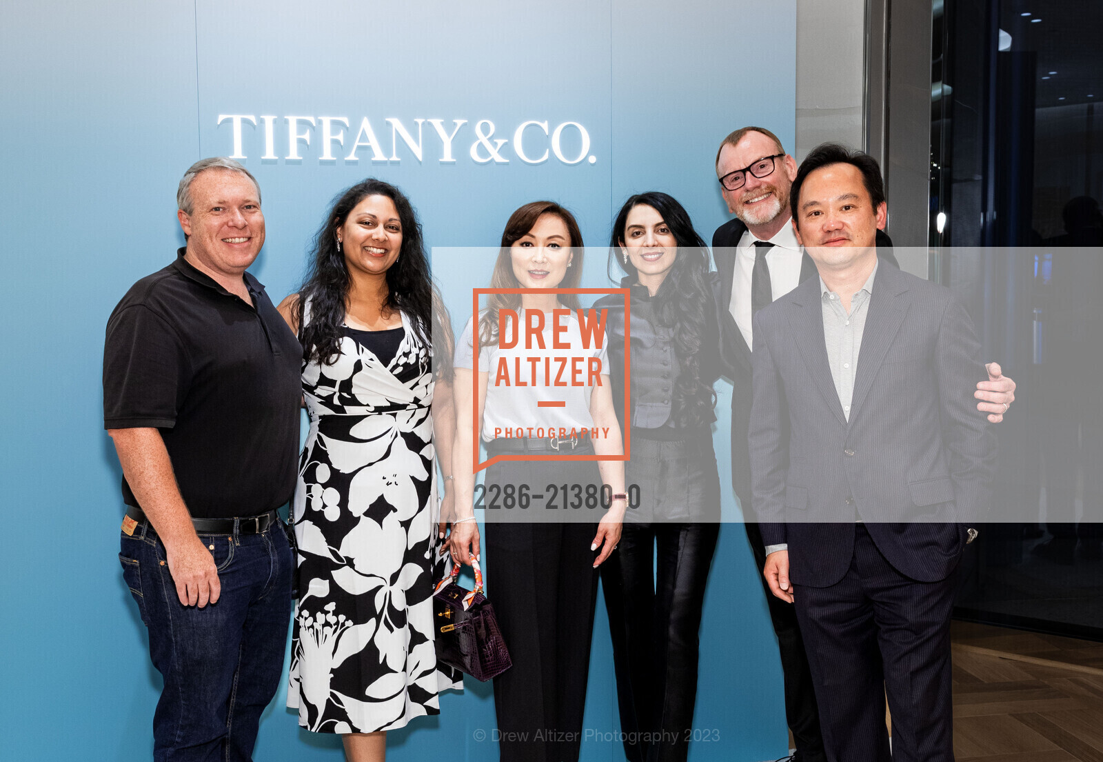 Chris Lyon, Lisa Lyon, Linda Ho, Shima Safaei, Mark Sullivan, Tiffany & Co. Palo Alto Opening Celebration, Tiffany & Co. 149 Stanford Shopping Center, Palo Alto, CA 94304, September 28th, 2023, Photo #2286-21380-0 Chris Lyon, Lisa Lyon, Linda Ho, Shima Safaei, Mark Sullivan, Photo #2286-21380-0