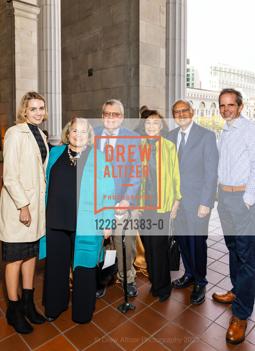 Camille Miner, Camilla Smith, George Smith, Victoria Fong, Barry Fong, Jeff Miner, San Francisco Performances Gala 2023, 401 Van Ness Ave, SF, CA 94102 US. The Green Room, September 29th, 2023, Photo #1228-21383-0 Camille Miner, Camilla Smith, George Smith, Victoria Fong, Barry Fong, Jeff Miner, Photo #1228-21383-0