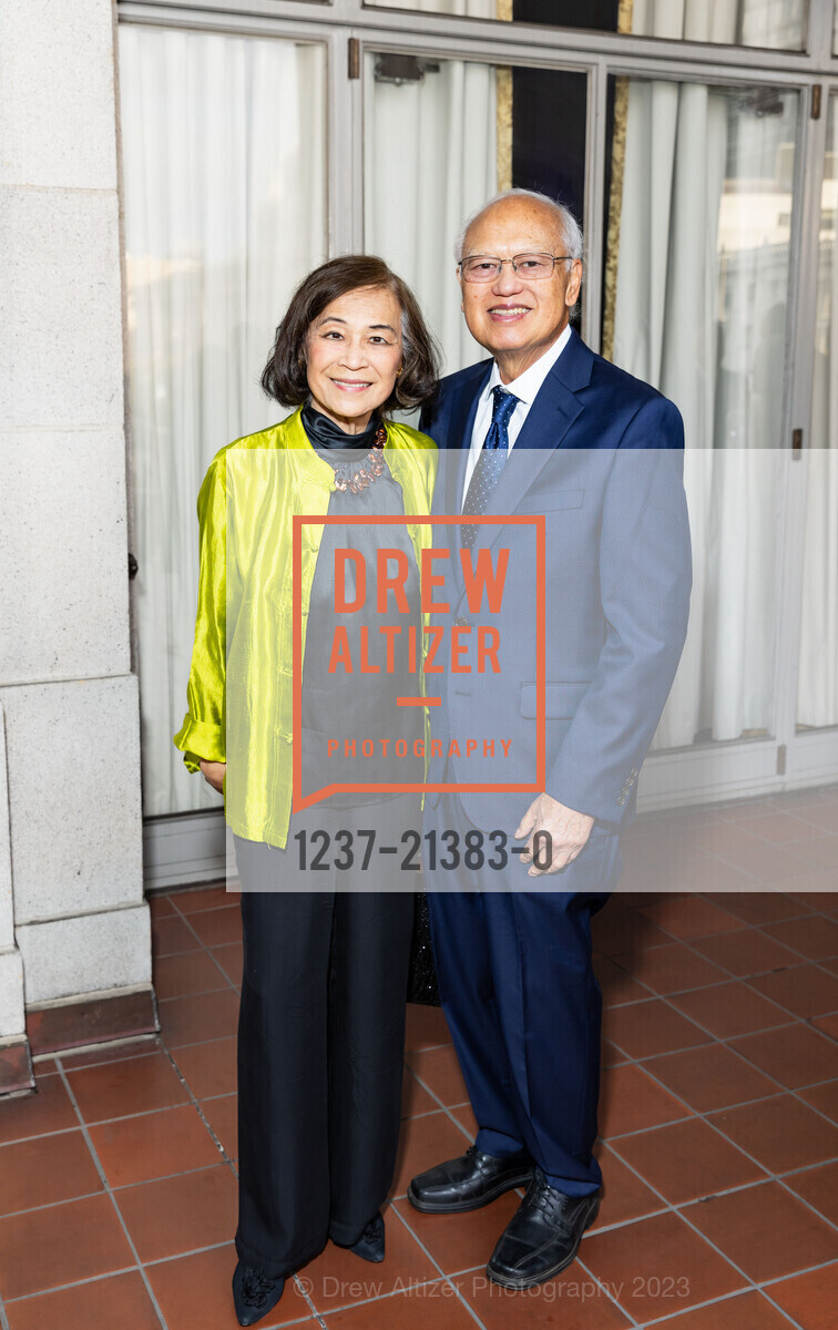 Victoria Fong, Barry Fong, San Francisco Performances Gala 2023, 401 Van Ness Ave, SF, CA 94102 US. The Green Room, September 29th, 2023, Photo #1237-21383-0 Victoria Fong, Barry Fong, Photo #1237-21383-0