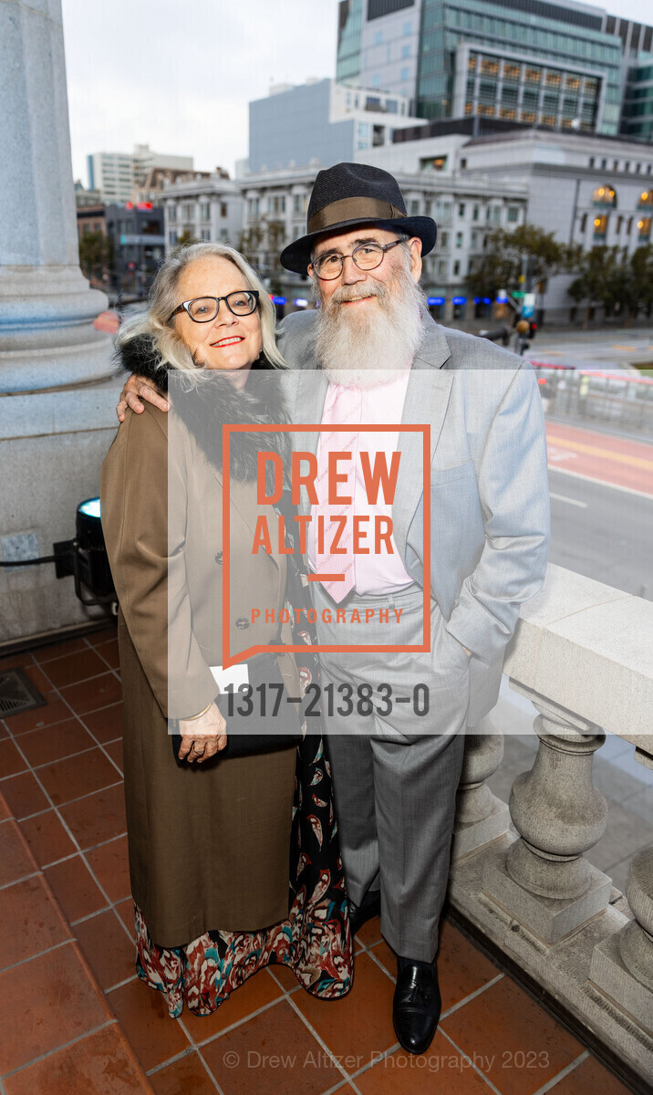 Nancy Quinn, Tom Driscoll, San Francisco Performances Gala 2023, 401 Van Ness Ave, SF, CA 94102 US. The Green Room, September 29th, 2023, Photo #1317-21383-0 Nancy Quinn, Tom Driscoll, Photo #1317-21383-0