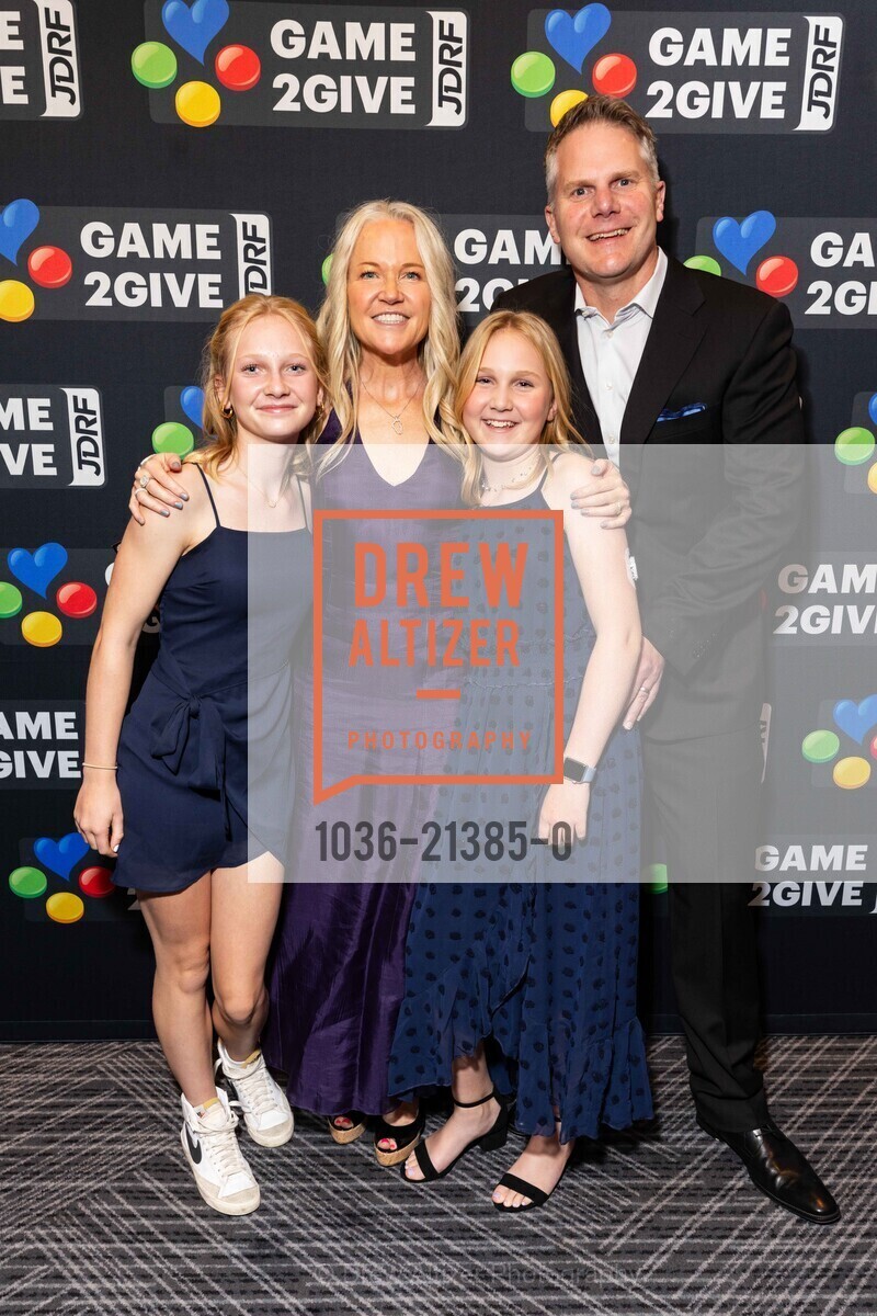 Izzy Larson, Kim Larson, Reese Larson, Josh Larson, Juvenile Diabetes Research Foundation (JDRF) 2023 Hope Gala, The Ritz-Carlton San Francisco. 600 Stockton St, SF, CA 94108 US, Photo #1036-21385-0 Izzy Larson, Kim Larson, Reese Larson, Josh Larson, Photo #1036-21385-0