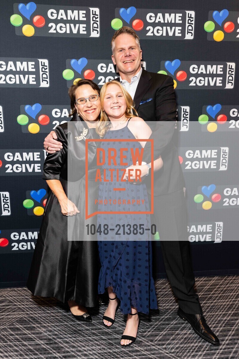 Nicole Friedland, Reese Larson, Josh Larson, Juvenile Diabetes Research Foundation (JDRF) 2023 Hope Gala, The Ritz-Carlton San Francisco. 600 Stockton St, SF, CA 94108 US, Photo #1048-21385-0 Nicole Friedland, Reese Larson, Josh Larson, Photo #1048-21385-0