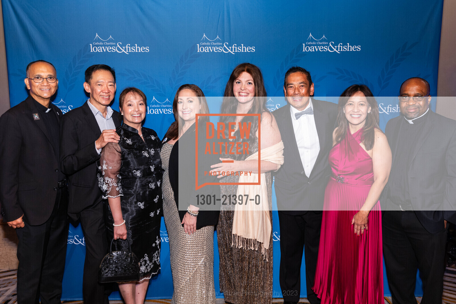 Ray Reyes, Manny Liu, Rita Liu, Bridget Mahoney, Meaghan Delahunty, Glenn Ramos, Vivian Ramos, Martin Njoalu, Catholic Charities Loaves and Fishes, The Westin St. Francis San Francisco. 335 Powell St, SF, CA 94102, October 5th, 2023, Photo #1301-21397-0 Ray Reyes, Manny Liu, Rita Liu, Bridget Mahoney, Meaghan Delahunty, Glenn Ramos, Vivian Ramos, Martin Njoalu, Photo #1301-21397-0