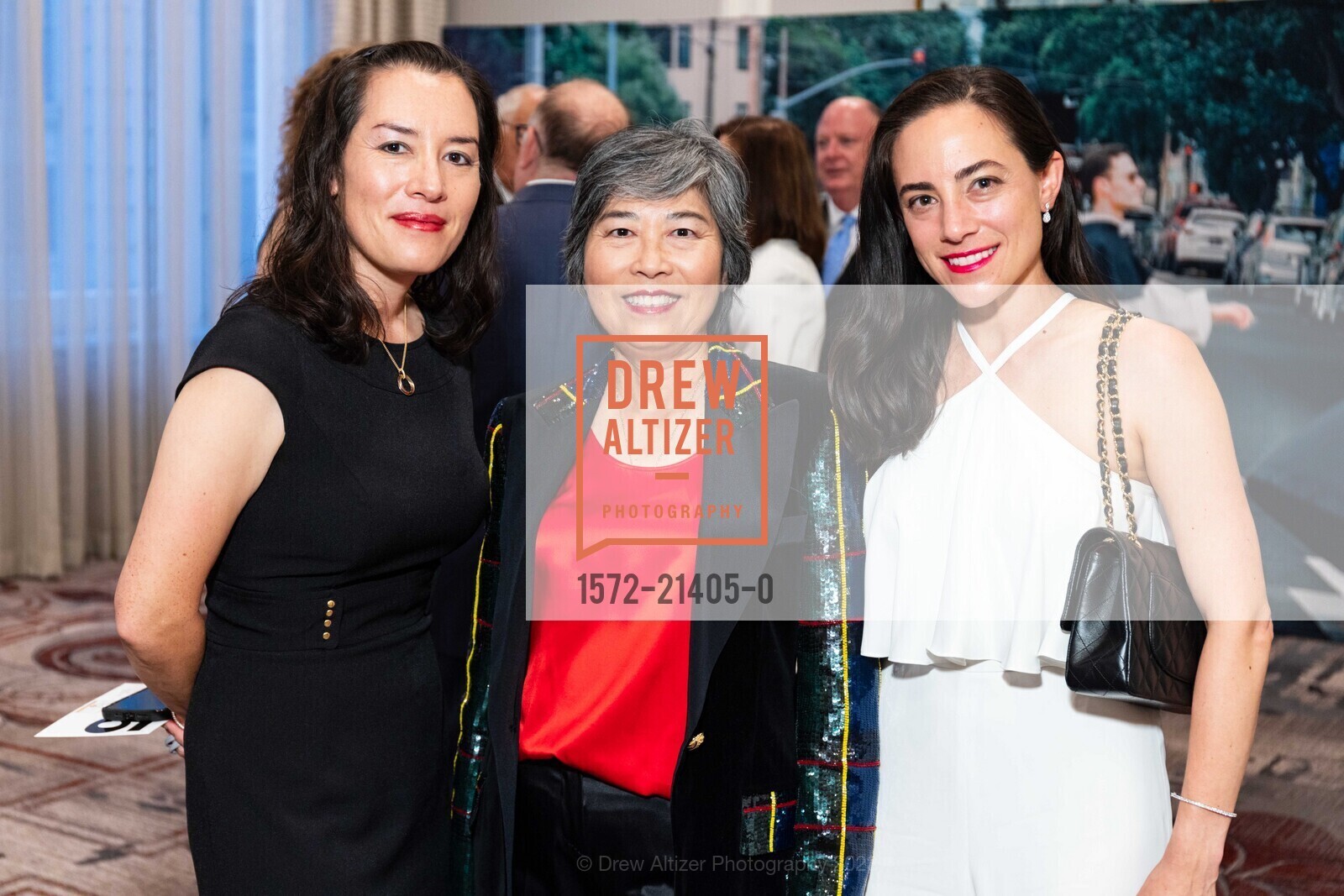 Elizabeth O'Hara, Annie O'Hara, Rosie O'Hara, St. Dominic's 150th Anniversary Jubilee Gala, Palace Hotel. New Montgomery St, SF, CA 94105 US, October 7th, 2023, Photo #1572-21405-0 Elizabeth O'Hara, Annie O'Hara, Rosie O'Hara, Photo #1572-21405-0
