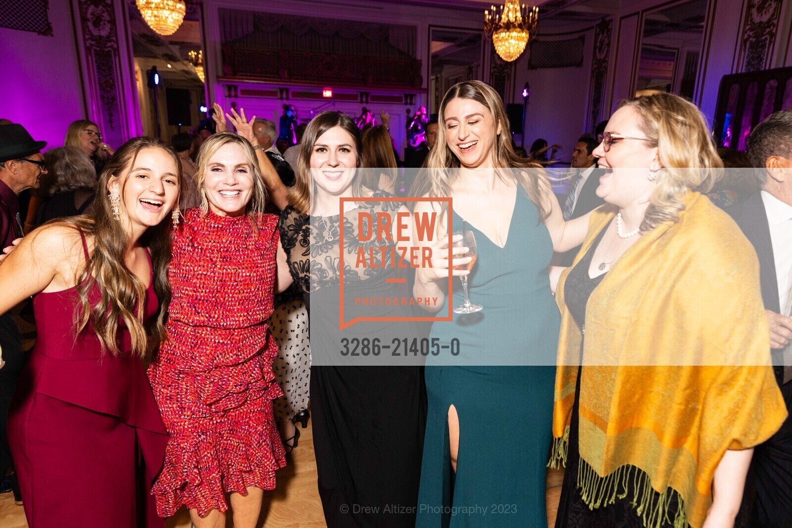 Bella Halsey, Kolleen Greenwald, Mary DiGiacinto, Ciara Folan, Mary Powers, St. Dominic's 150th Anniversary Jubilee Gala, Palace Hotel. New Montgomery St, SF, CA 94105 US, October 7th, 2023, Photo #3286-21405-0 Bella Halsey, Kolleen Greenwald, Mary DiGiacinto, Ciara Folan, Mary Powers, Photo #3286-21405-0