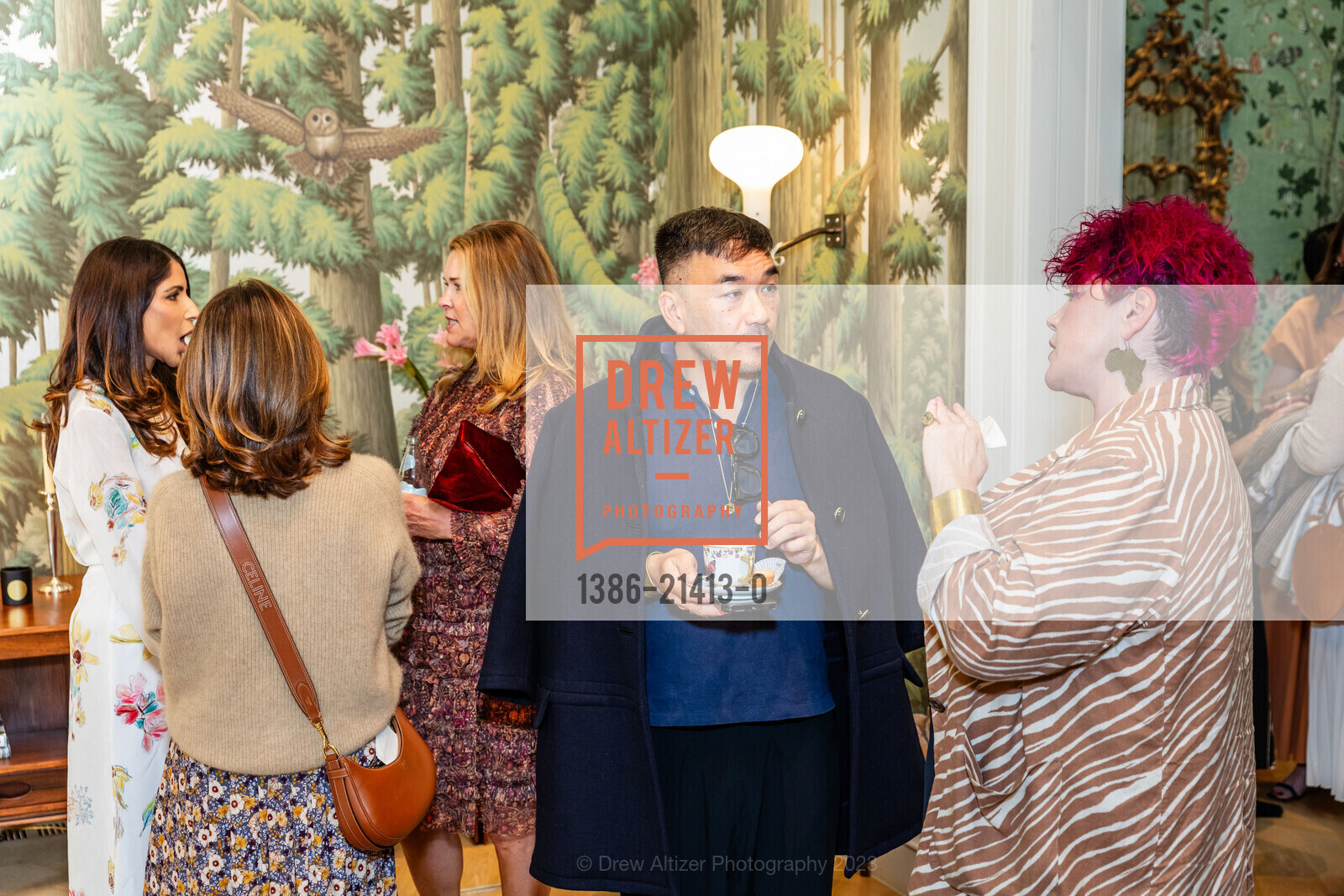 Toan Lam, Monique Monfore, de Gournay x HiNote brunch, De Gournay. 3296 Sacramento St, SF, CA 94115 US, October 11th, 2023, Photo #1386-21413-0 Toan Lam, Monique Monfore, Photo #1386-21413-0