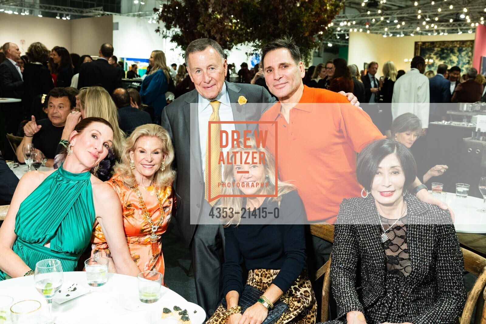 Danielle St.Germain, Dede Wilsey, Carl Pascarella, Seth Matarasso, Kathryn Lasater, Yurie Pascarella, The San Francisco Fall Show Opening Night Gala, Festival Pavilion. 38 Fort Mason, SF, CA 94123 US, October 11th, 2023, Photo #4353-21415-0 Danielle St.Germain, Dede Wilsey, Carl Pascarella, Seth Matarasso, Kathryn Lasater, Yurie Pascarella, Photo #4353-21415-0