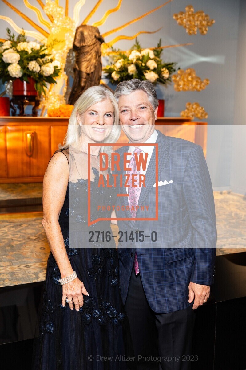 Lynn Callander, Peter Callander, The San Francisco Fall Show Opening Night Gala, Festival Pavilion. 38 Fort Mason, SF, CA 94123 US, October 11th, 2023, Photo #2716-21415-0 Lynn Callander, Peter Callander, Photo #2716-21415-0