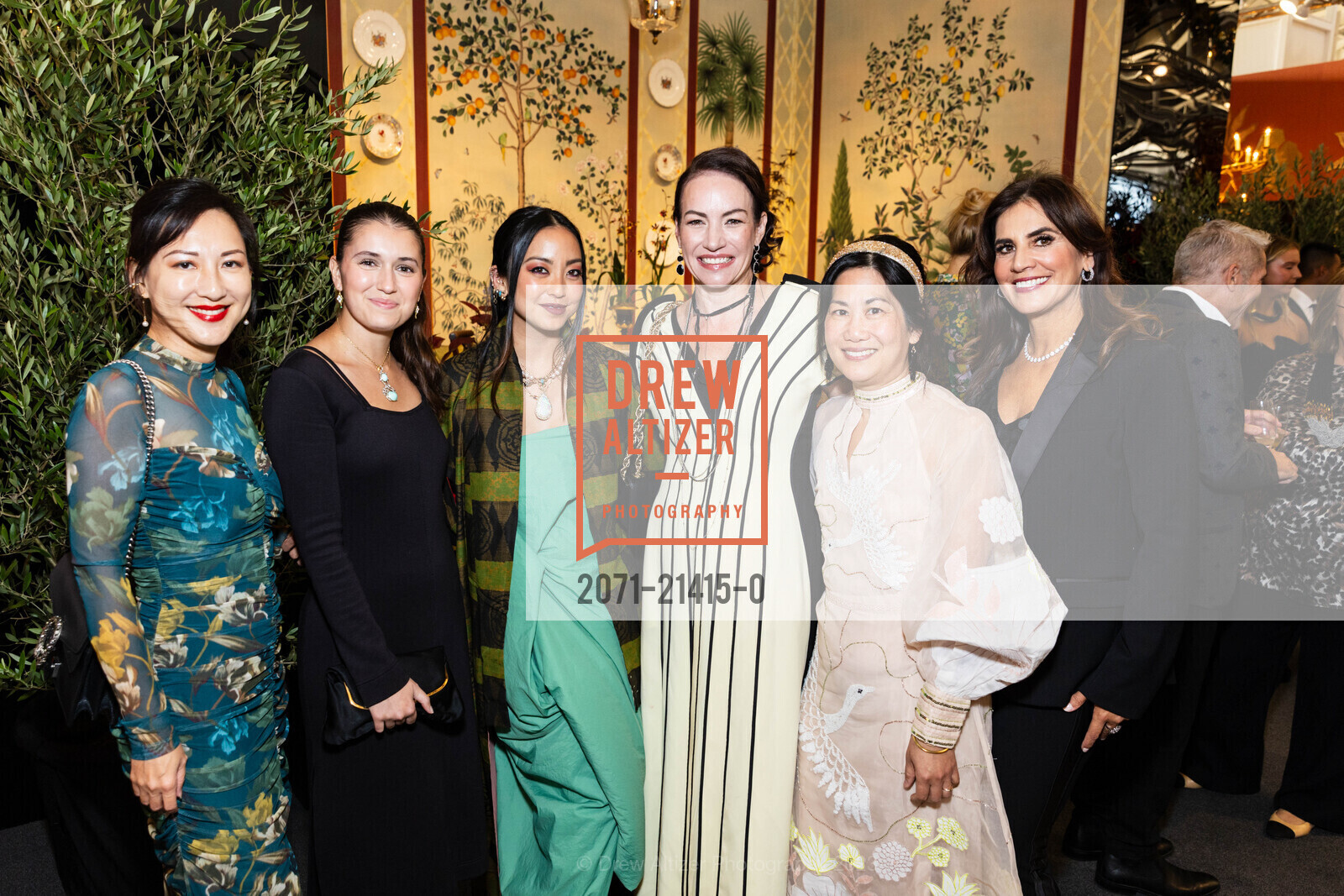 Linette Dai, Kate Pryce, Noz Nozawa, Krista Coupar, Emmi Lim, Margaret Ruffo, The San Francisco Fall Show Opening Night Gala, Festival Pavilion. 38 Fort Mason, SF, CA 94123 US, October 11th, 2023, Photo #2071-21415-0 Linette Dai, Kate Pryce, Noz Nozawa, Krista Coupar, Emmi Lim, Margaret Ruffo, Photo #2071-21415-0