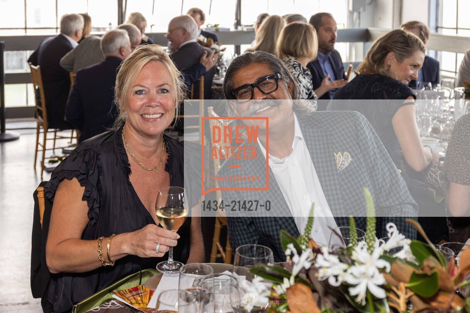 Liz McDermott, Imran Dhedhi, ICAA Fall Show Luncheon, Fort Mason Center for Arts and Culture. 2 Marina Blvd., SF, CA 94123 @ 2007 Franklin St, SF, CA 94109 US, October 14th, 2023, Photo #1434-21427-0 Liz McDermott, Imran Dhedhi, Photo #1434-21427-0