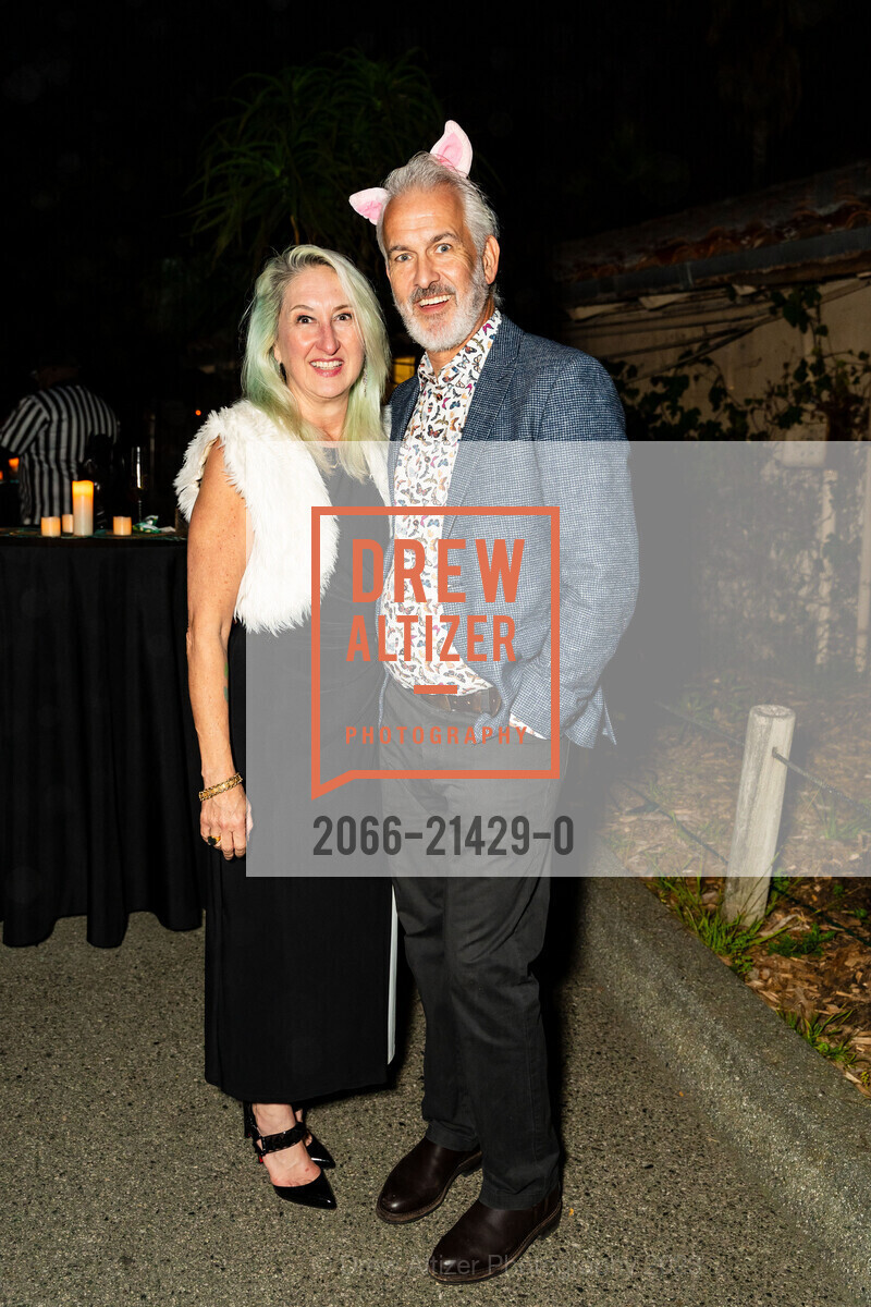 Andrea Weiner, Berley Farber, The FUR BALL Benefiting the San Francisco Zoo, SF Zoological Society. 1 Zoo Rd, SF, CA 94132 US, October 14th, 2023, Photo #2066-21429-0 Andrea Weiner, Berley Farber, Photo #2066-21429-0