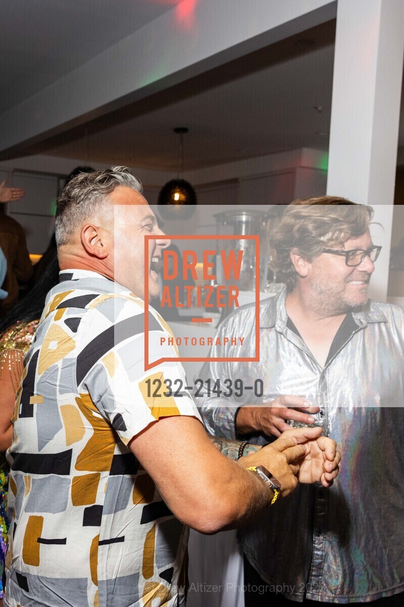 Renzo Azzarello, Sean Snyder, Photo #1232-21439-0