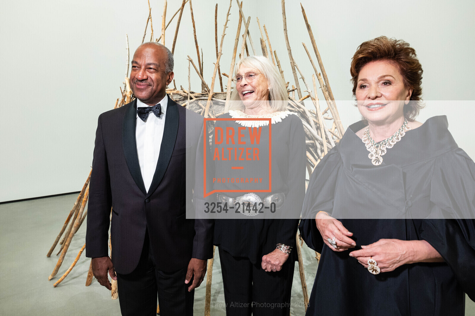 Gary May, Deborah Butterfield, Maria Manetti Shrem, Photo #3254-21442-0
