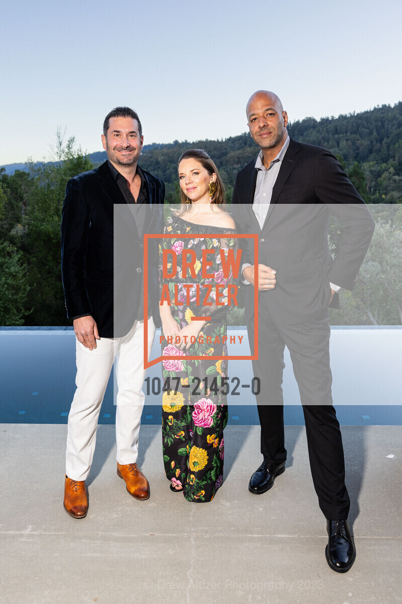 Adam Dornbusch, Amy Dornbusch, Barry Williams, The V Foundation's "Dinner with the Duchess", Private Residence, October 27th, 2023, Photo #1047-21452-0 Adam Dornbusch, Amy Dornbusch, Barry Williams, Photo #1047-21452-0