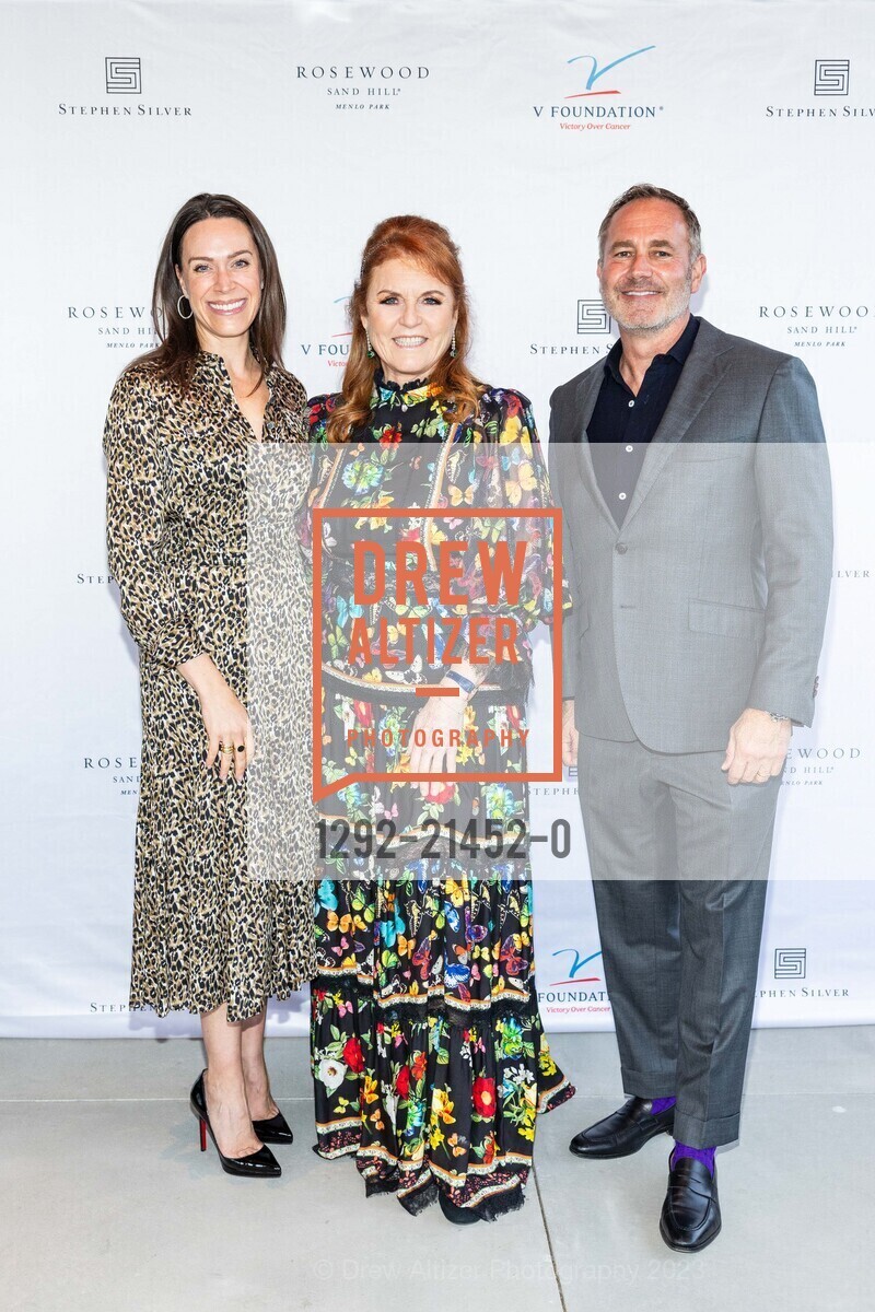 Kendra Stewart, Sarah Ferguson, Tim Stannard, The V Foundation's "Dinner with the Duchess", Private Residence, October 27th, 2023, Photo #1292-21452-0 Kendra Stewart, Sarah Ferguson, Tim Stannard, Photo #1292-21452-0