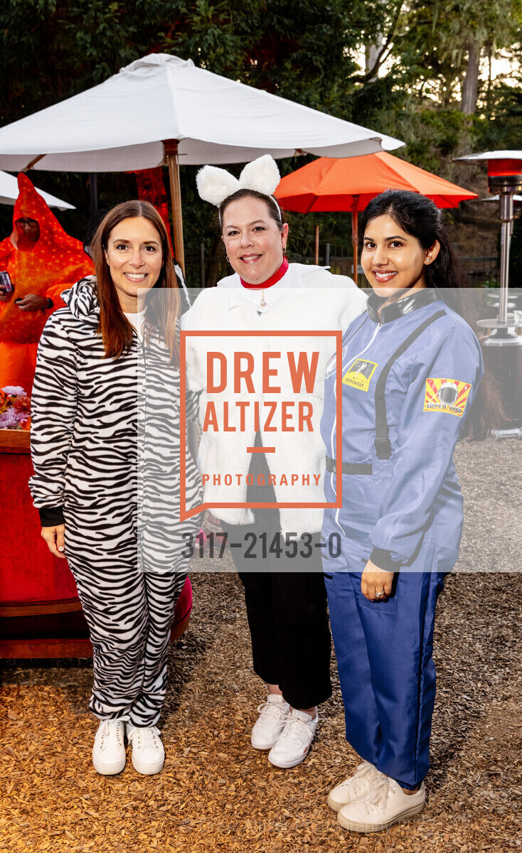 Brynn Bailey, Carolyn Barber, Priya Kothari, California Academy's SuperNatural Halloween 2023, California Academy of Sciences. 55 Music Concourse Dr, SF, CA 94118 US, October 27th, 2023, Photo #3117-21453-0 Brynn Bailey, Carolyn Barber, Priya Kothari, Photo #3117-21453-0