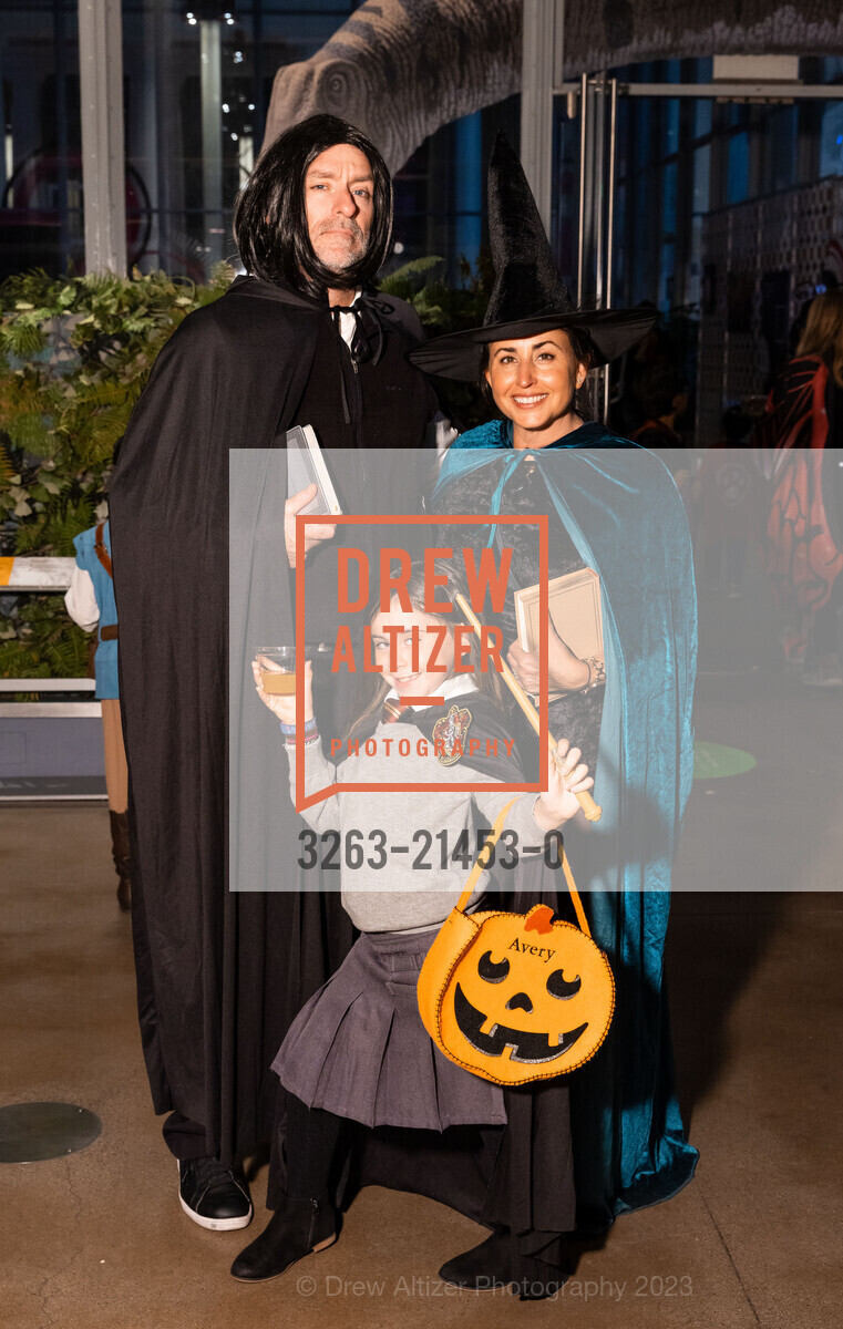 Chris Hamrick, Pamela Hamrick, Avery Hamrick, California Academy's SuperNatural Halloween 2023, California Academy of Sciences. 55 Music Concourse Dr, SF, CA 94118 US, October 27th, 2023, Photo #3263-21453-0 Chris Hamrick, Pamela Hamrick, Avery Hamrick, Photo #3263-21453-0
