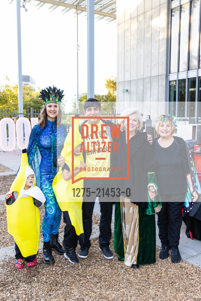 Carrie Ann Steele, Manny Borges, Nancy Steele, California Academy's SuperNatural Halloween 2023, California Academy of Sciences. 55 Music Concourse Dr, SF, CA 94118 US, October 27th, 2023, Photo #1275-21453-0 Carrie Ann Steele, Manny Borges, Nancy Steele, Photo #1275-21453-0