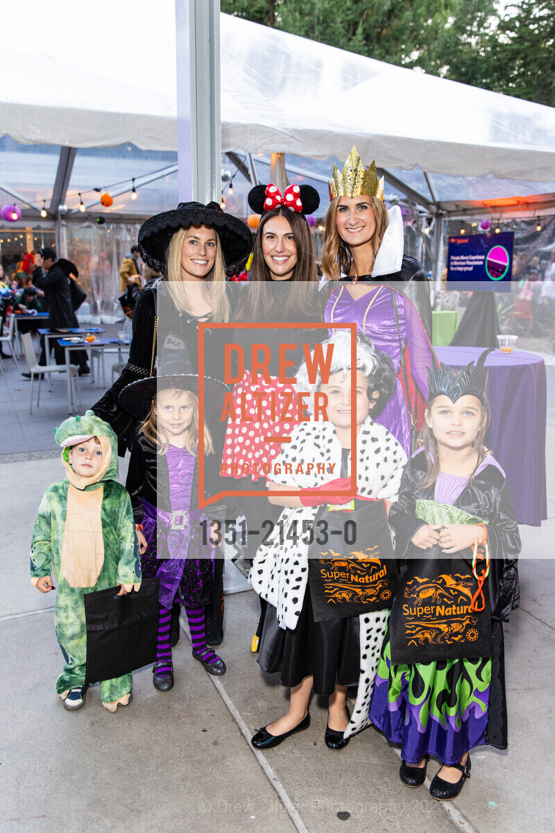 Erica Sinclair, Kelsey Costa, Shannon Hobeck, California Academy's SuperNatural Halloween 2023, California Academy of Sciences. 55 Music Concourse Dr, SF, CA 94118 US, October 27th, 2023, Photo #1351-21453-0 Erica Sinclair, Kelsey Costa, Shannon Hobeck, Photo #1351-21453-0