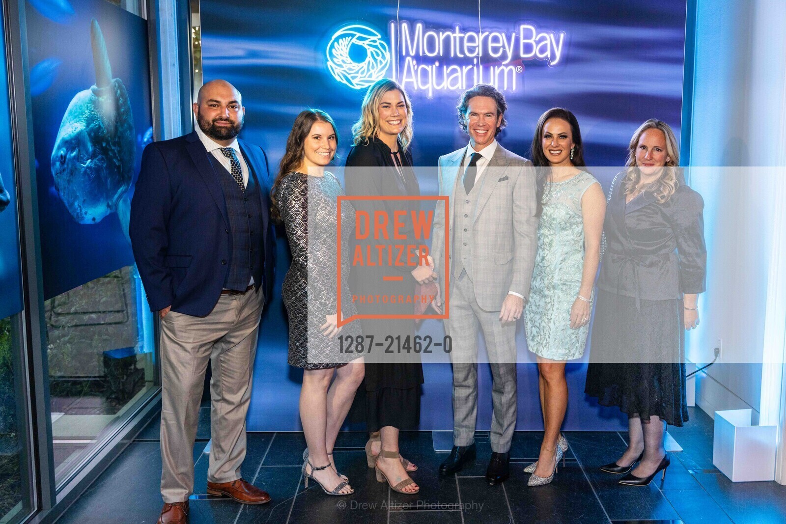 Adam Young, Rachel Schanding, Jessica Walsh, Sean McNicholas, Audra McNicholas, Lura Migdal, The Monterey Bay Aquarium's David Packard Award Dinner, Rosewood Sand Hill. 2825 Sand Hill Rd, Menlo Park, CA 94025 US, Photo #1287-21462-0 Adam Young, Rachel Schanding, Jessica Walsh, Sean McNicholas, Audra McNicholas, Lura Migdal, Photo #1287-21462-0