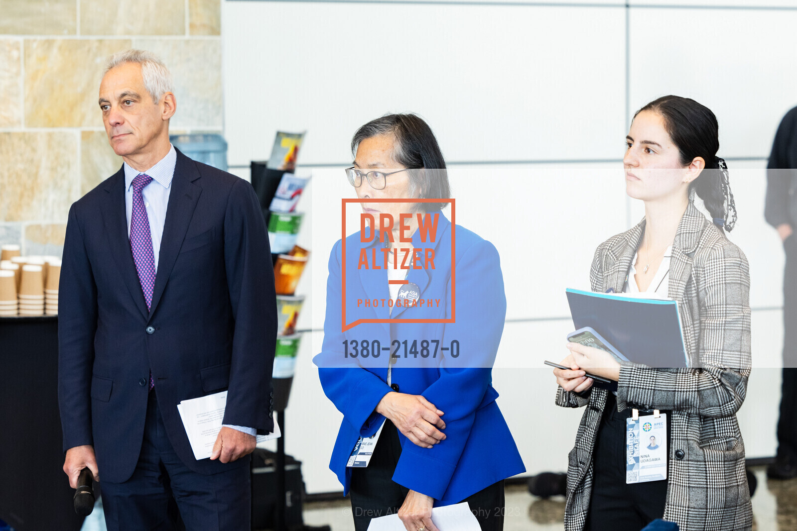 Rahm Emanuel, Mae Jean Go, Nina Udagawa, Asia Society Northern California at APEC CEO Summit 2023, San Francisco. SF, CA US, November 15th, 2023, Photo #1380-21487-0 Rahm Emanuel, Mae Jean Go, Nina Udagawa, Photo #1380-21487-0