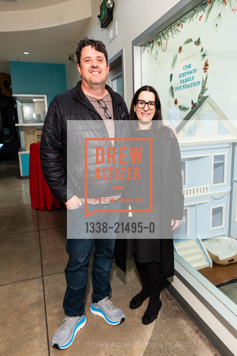 Alan Petersen, Jennifer Petersen, San Francisco SPCA hosts “Meet the Stars”, SF SPCA. 201 Alabama St, SF, CA 94103, November 16th, 2023, Photo #1338-21495-0 Alan Petersen, Jennifer Petersen, Photo #1338-21495-0