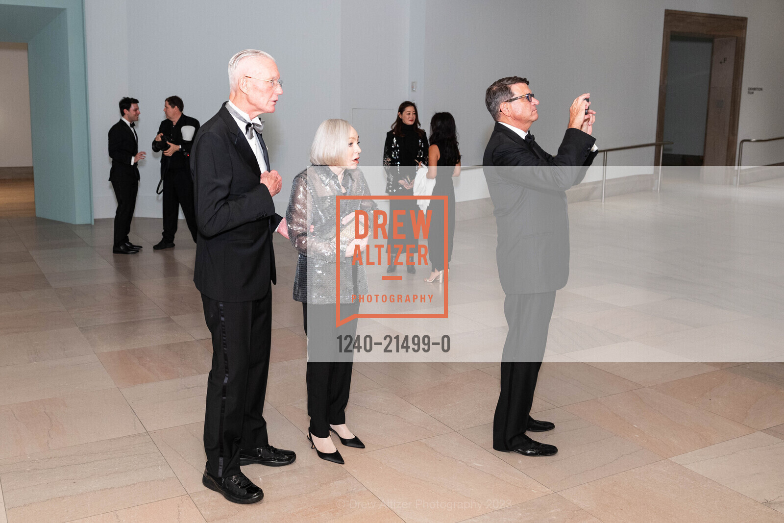 David Blende, Gretchen Kimball, Ed Poole, Botticelli Drawings Black Tie Dinner, Legion of Honor. 100 34th Ave, SF, CA 94121 US, November 17th, 2023, Photo #1240-21499-0 David Blende, Gretchen Kimball, Ed Poole, Photo #1240-21499-0
