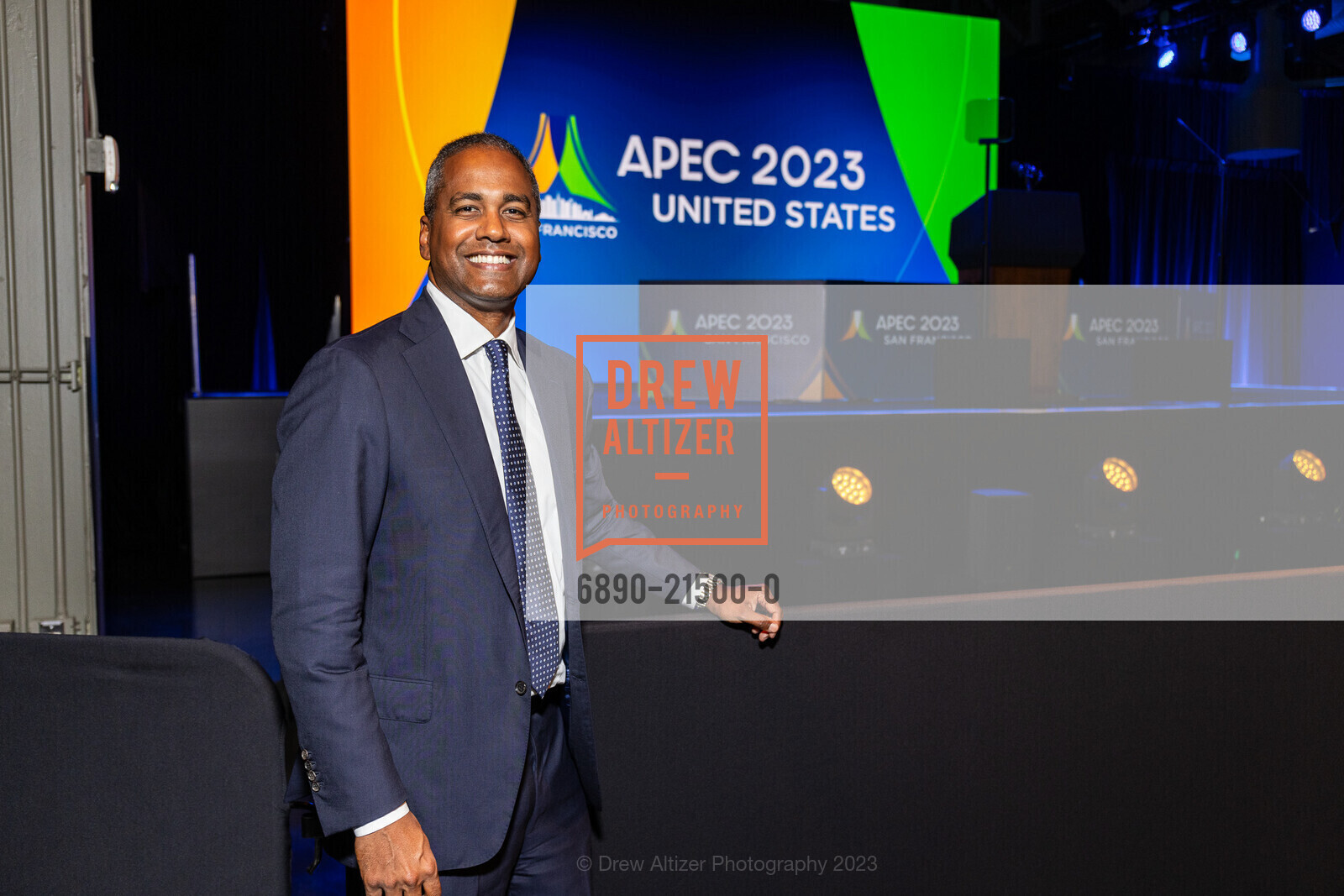 Ahmad Thomas, San Francisco Welcomes APEC 2023 Leaders at The Exploratorium, Exploratorium. Pier 15 Embarcadero at, Green St, San Francisco, CA 94111, November 15th, 2023, Photo #6890-21500-0 Ahmad Thomas, Photo #6890-21500-0