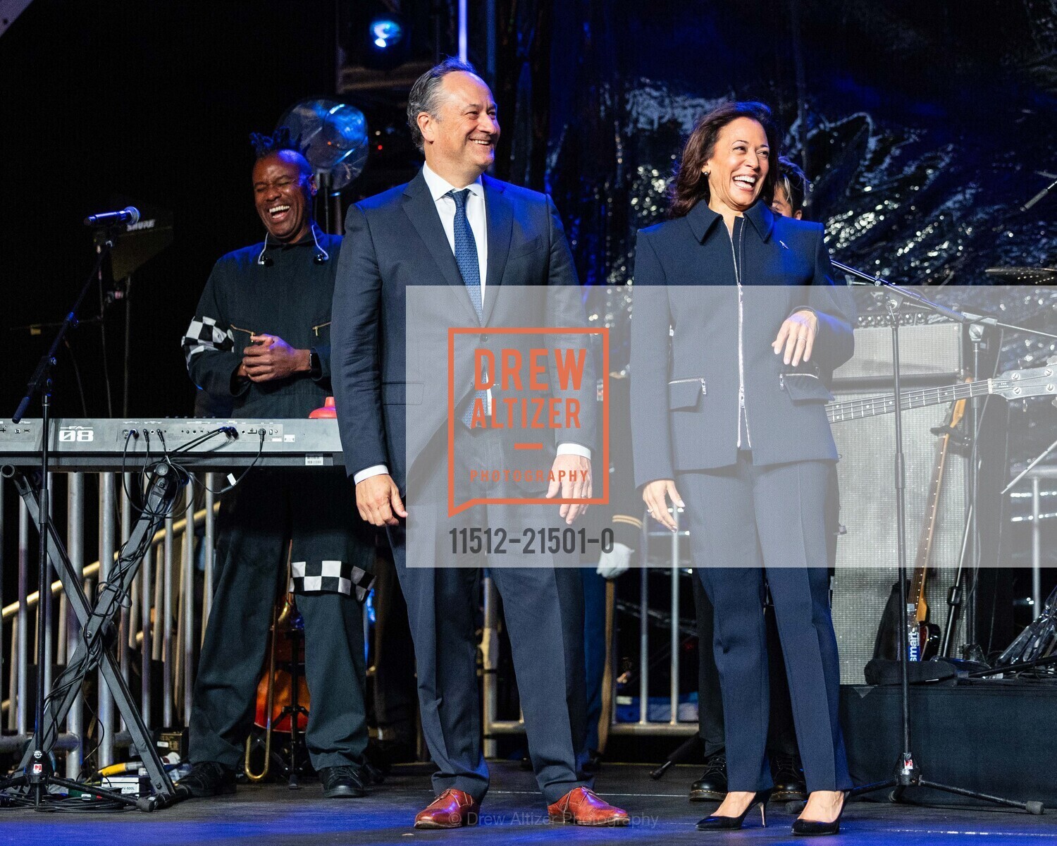 Doug Emhoff, Kamala Harris, Gwen Stefani Performs at APEC 2023, Pier 17. Pier 17, San Francisco, California, Photo #11512-21501-0 Doug Emhoff, Kamala Harris, Photo #11512-21501-0