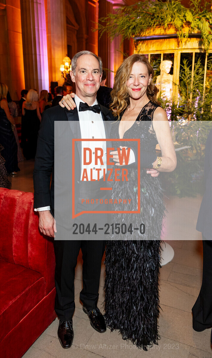 Todd Kaplan, Maryjo Kaplan, San Francisco Opera Guild Evening on The Stage, War Memorial Opera House. 301 Van Ness Ave, SF, CA 94102 US, November 28th, 2023, Photo #2044-21504-0 Todd Kaplan, Maryjo Kaplan, Photo #2044-21504-0