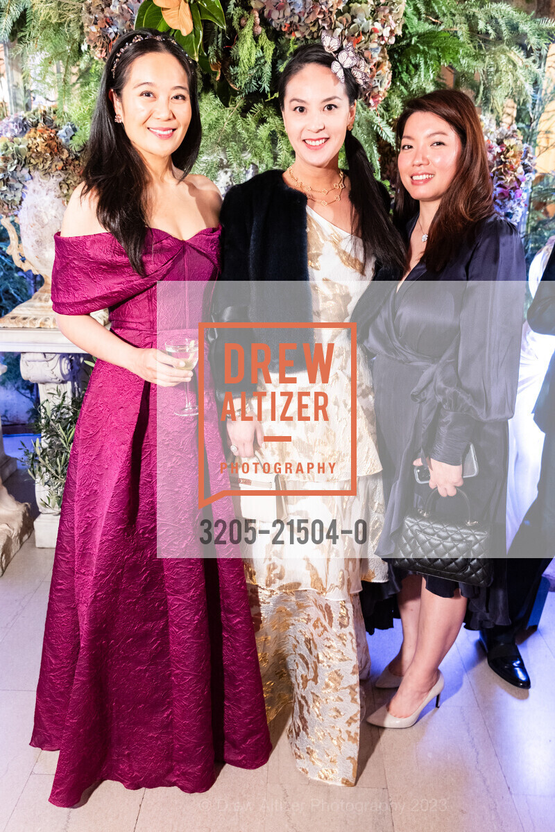 Gloria Zhu, Carolyn Fung, Alice Liu, San Francisco Opera Guild Evening on The Stage, War Memorial Opera House. 301 Van Ness Ave, SF, CA 94102 US, November 28th, 2023, Photo #3205-21504-0 Gloria Zhu, Carolyn Fung, Alice Liu, Photo #3205-21504-0