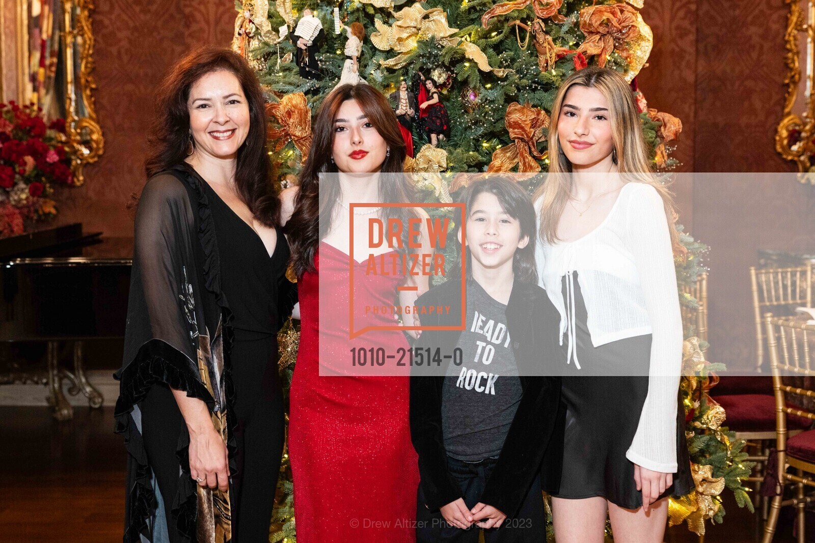 Dahlia Guigui, Esther Guigui, Noah Guigui, Rebecca Guigui, Photo #1010-21514-0