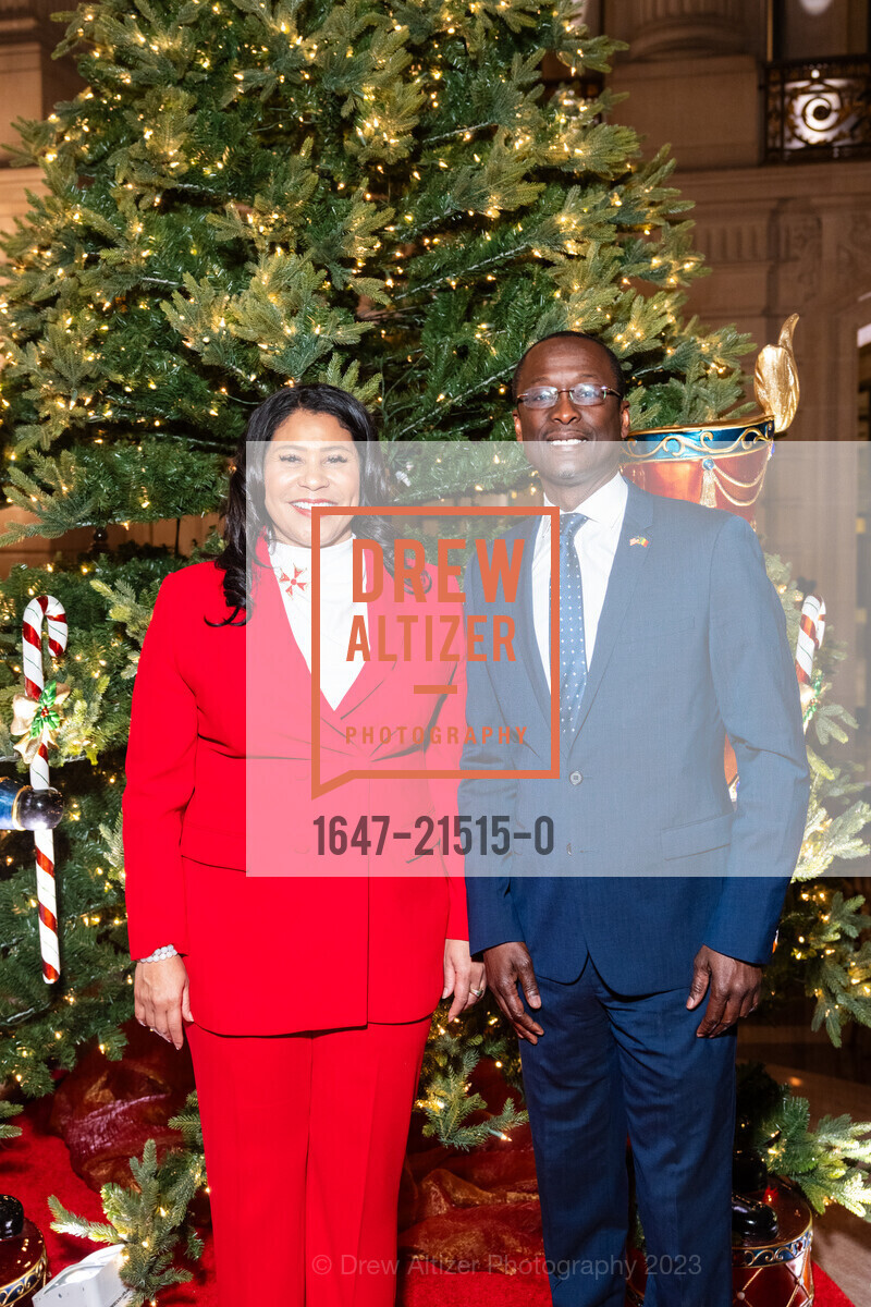 London Breed, Mohamed Dia, Consular Corps Holiday Party 2023, San Francisco City Hall. 1 Dr Carlton B Goodlett Pl, San Francisco, California 94102 US, December 6th, 2023, Photo #1647-21515-0 London Breed, Mohamed Dia, Photo #1647-21515-0
