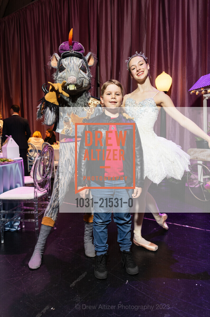 Carly Graham, Penn Burgess, Jennifer Stahl, Photo #1031-21531-0