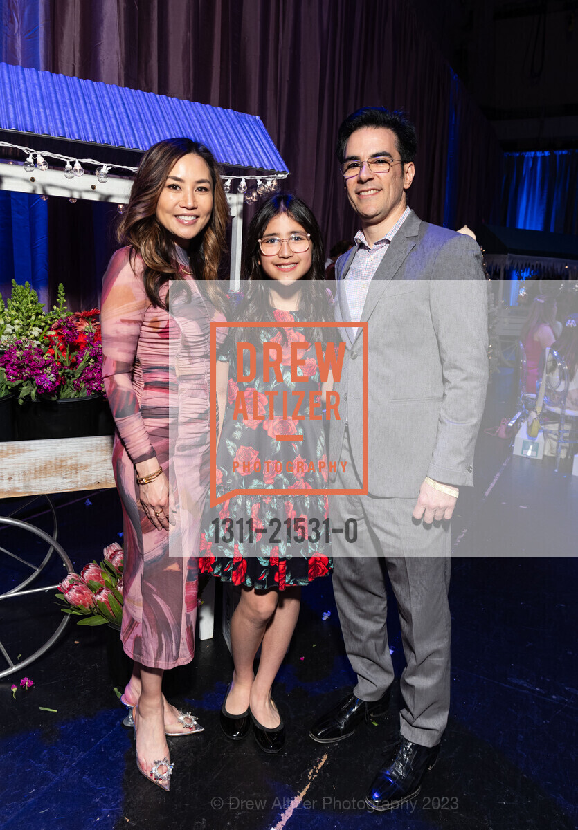Elaine Miranda, Poppy Miranda, Edward Miranda, San Francisco Ballet's Nutcracker Luncheon, Zellerbach Rehearsal Hall. 300 Franklin St, SF, CA 94102 US, December 16th, 2023, Photo #1311-21531-0 Elaine Miranda, Poppy Miranda, Edward Miranda, Photo #1311-21531-0