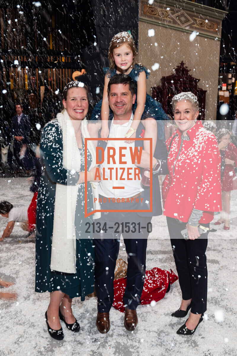 Lily Allen-Hughes, David Allen-Hughes, Annabelle Allen-Hughes, Beth Allen-Hughes, San Francisco Ballet's Nutcracker Luncheon, Zellerbach Rehearsal Hall. 300 Franklin St, SF, CA 94102 US, December 16th, 2023, Photo #2134-21531-0 Lily Allen-Hughes, David Allen-Hughes, Annabelle Allen-Hughes, Beth Allen-Hughes, Photo #2134-21531-0