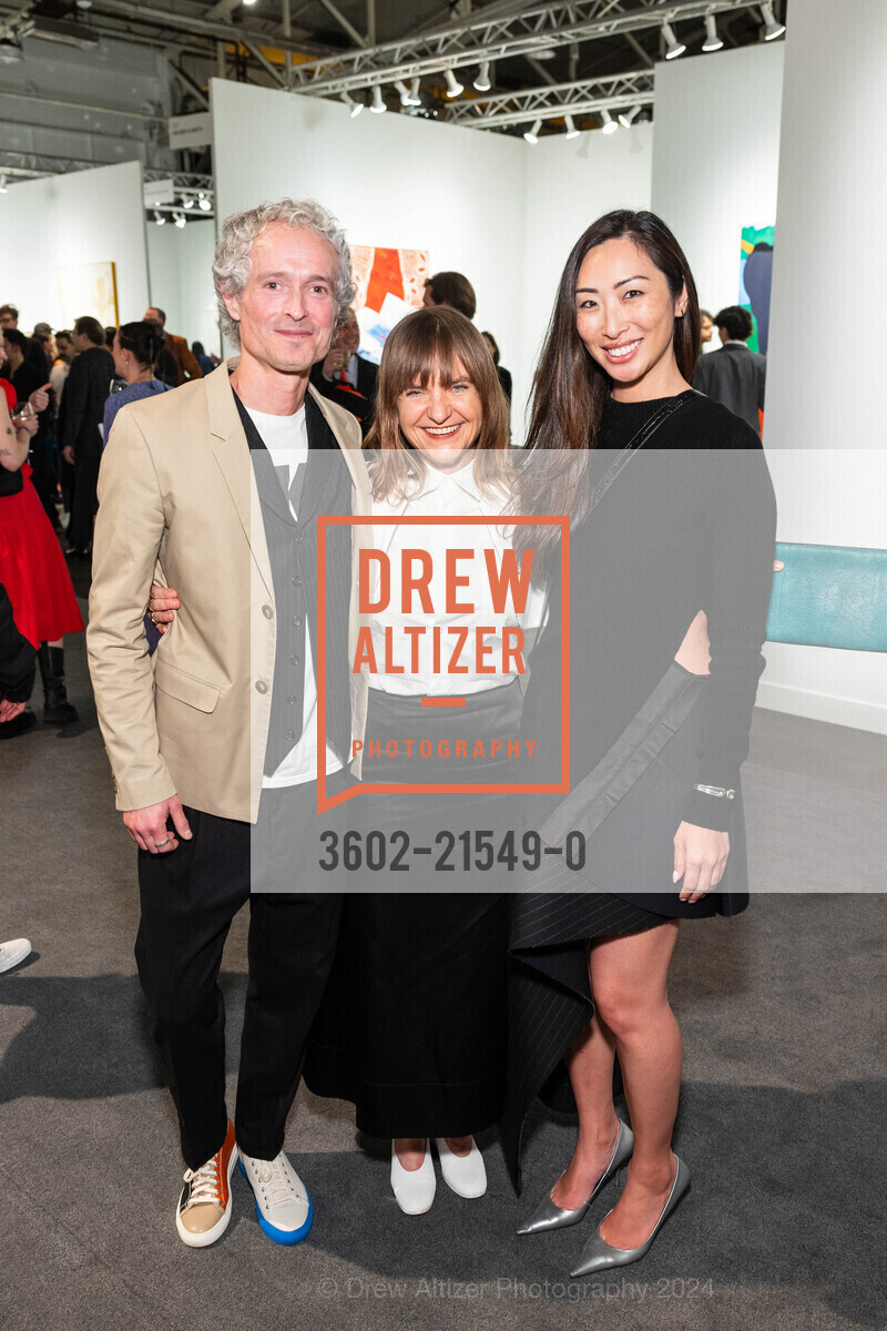 Jesse Schlesinger, Evans Hankey, Kelly Huang, FOG Design + Art Preview Gala, Fort Mason Center Festival Pavilion. SF, CA 94123 US, January 17th, 2024, Photo #3602-21549-0 Jesse Schlesinger, Evans Hankey, Kelly Huang, Photo #3602-21549-0