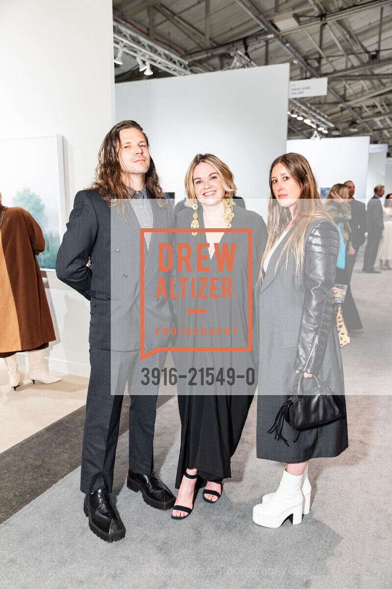 John Duket, Allison DeMonte, Jenny Sharaf, FOG Design + Art Preview Gala, Fort Mason Center Festival Pavilion. SF, CA 94123 US, January 17th, 2024, Photo #3916-21549-0 John Duket, Allison DeMonte, Jenny Sharaf, Photo #3916-21549-0