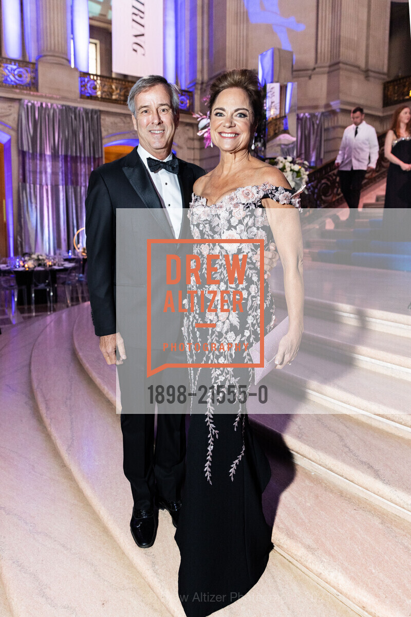 Robert Shaw, Deirdre Shaw, San Francisco Ballet Gala Opening Celebration 2024, San Francisco City Hall. 1 Dr Carlton B Goodlett Pl, SF, CA 94102 US, January 24th, 2024, Photo #1898-21555-0 Robert Shaw, Deirdre Shaw, Photo #1898-21555-0