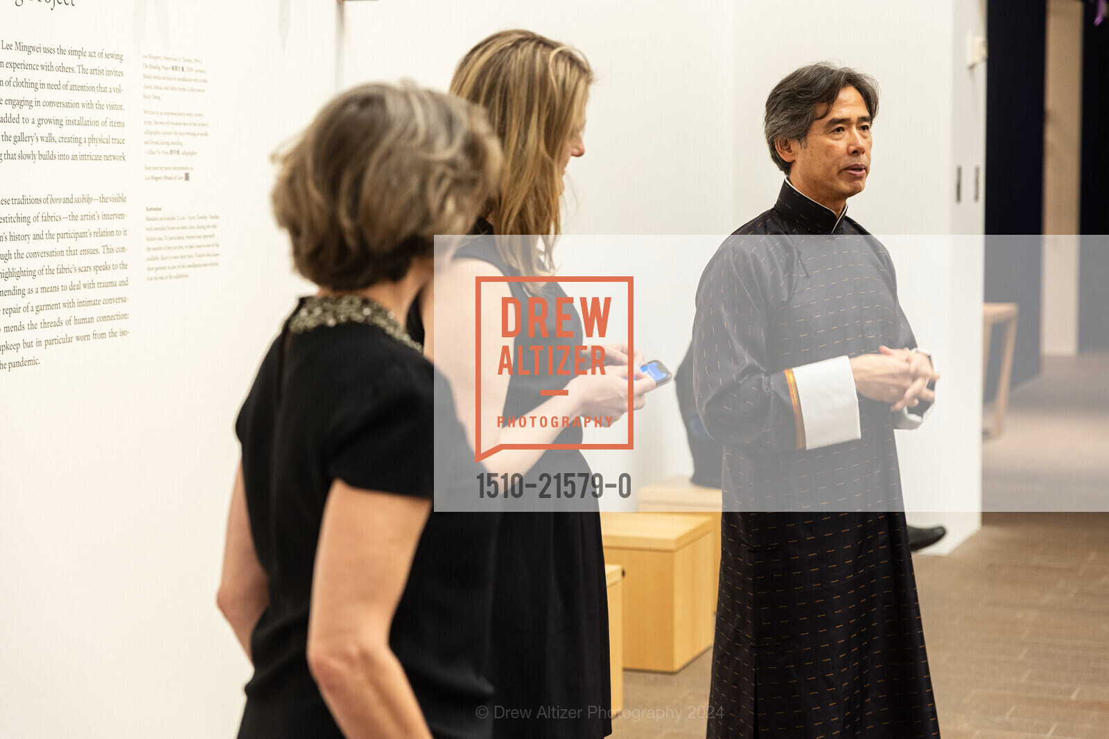 Claudia Schmuckli, Janna Keegan, Lee Mingwei, Photo #1510-21579-0