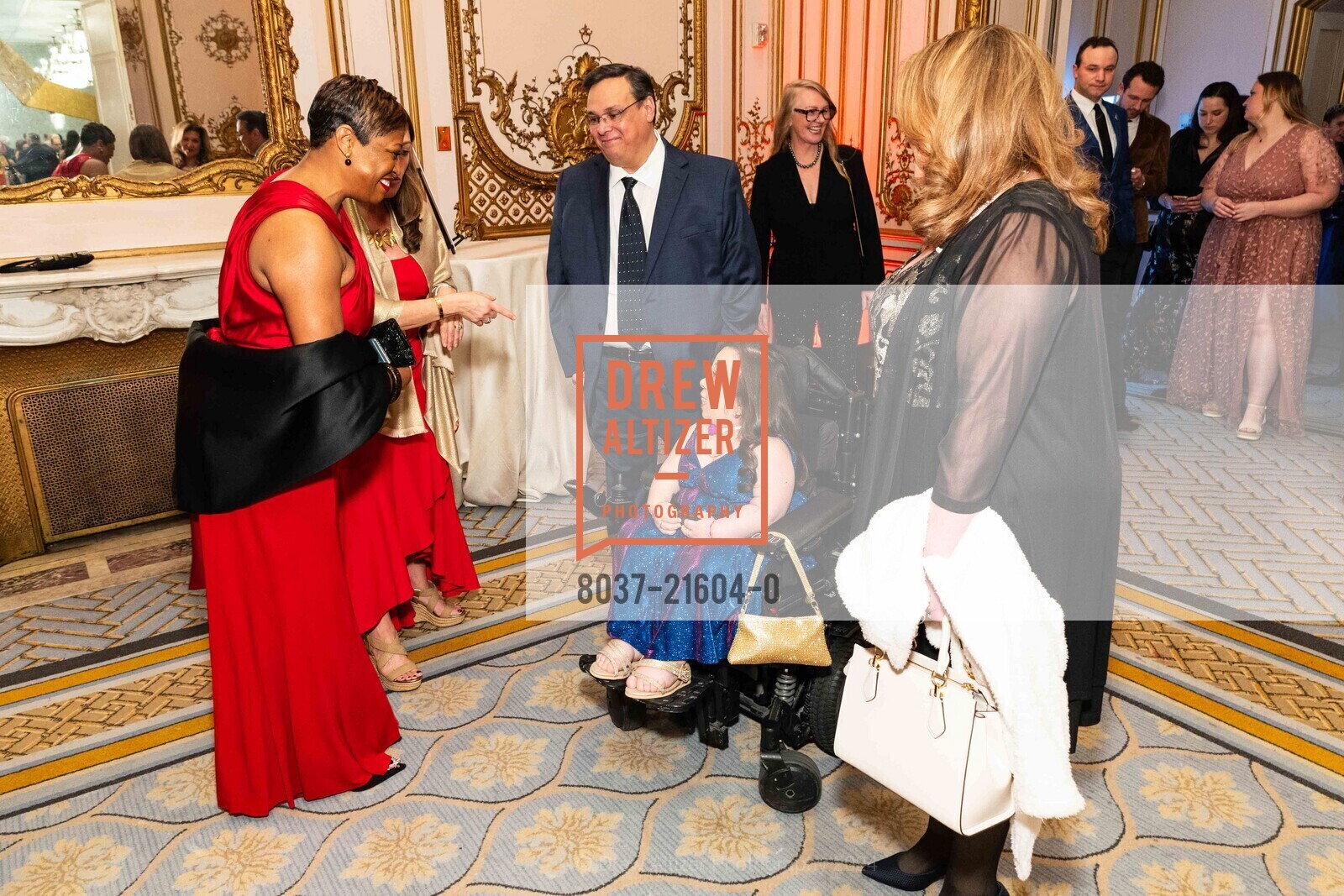 Beryl Potter, Alberto Bueso, Isabel Bueso, Karla Bueso, Photo #8037-21604-0