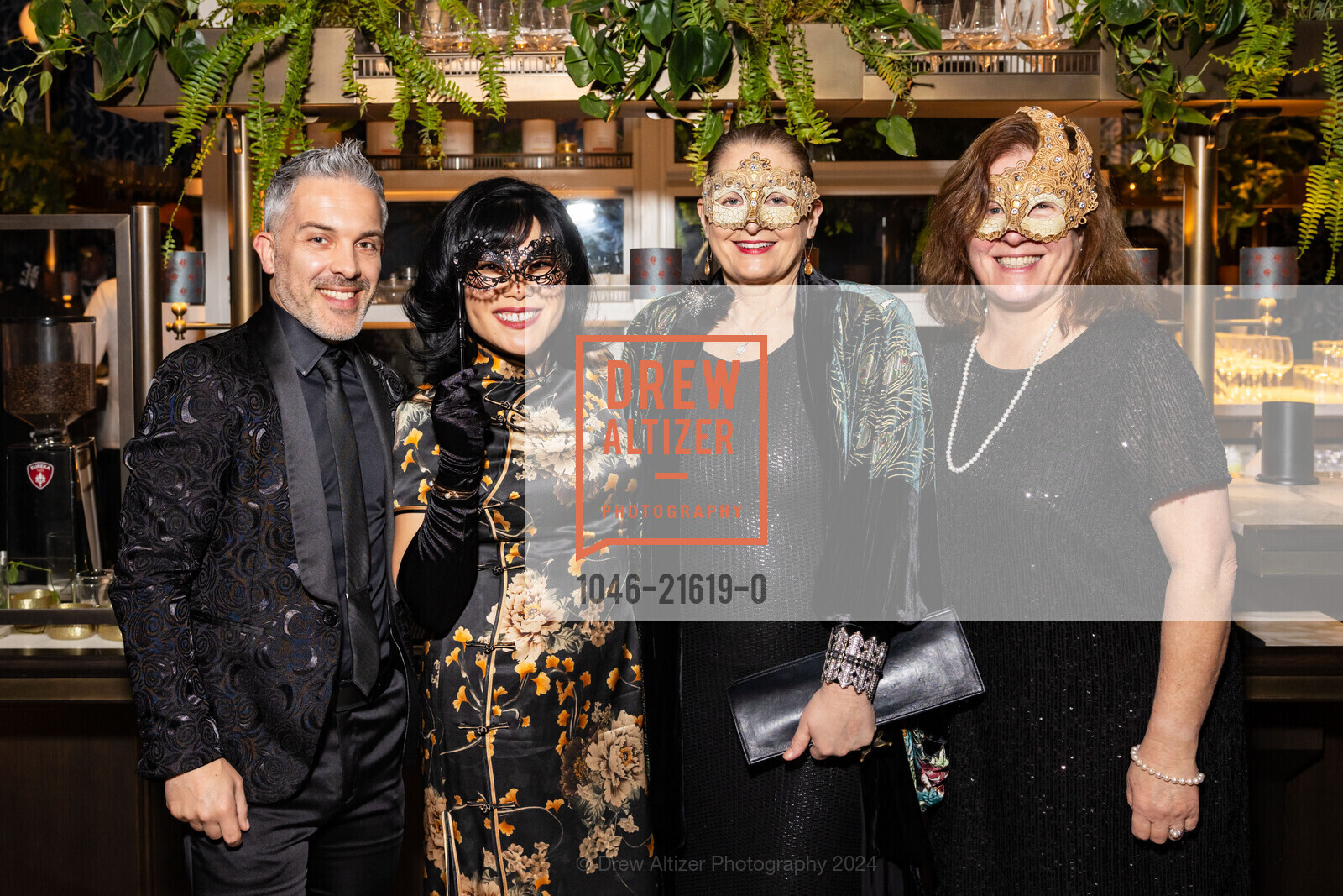 Piero Marcolongo, Fong Marcolongo, Nicole Sandoval, Micheline Savarin, La Scuola International School's LA DOLCE VITA GALA 2024, Ingrid Coolins. One Sansome St, SF, CA 94104 US, March 16th, 2024, Photo #1046-21619-0 Piero Marcolongo, Fong Marcolongo, Nicole Sandoval, Micheline Savarin, Photo #1046-21619-0