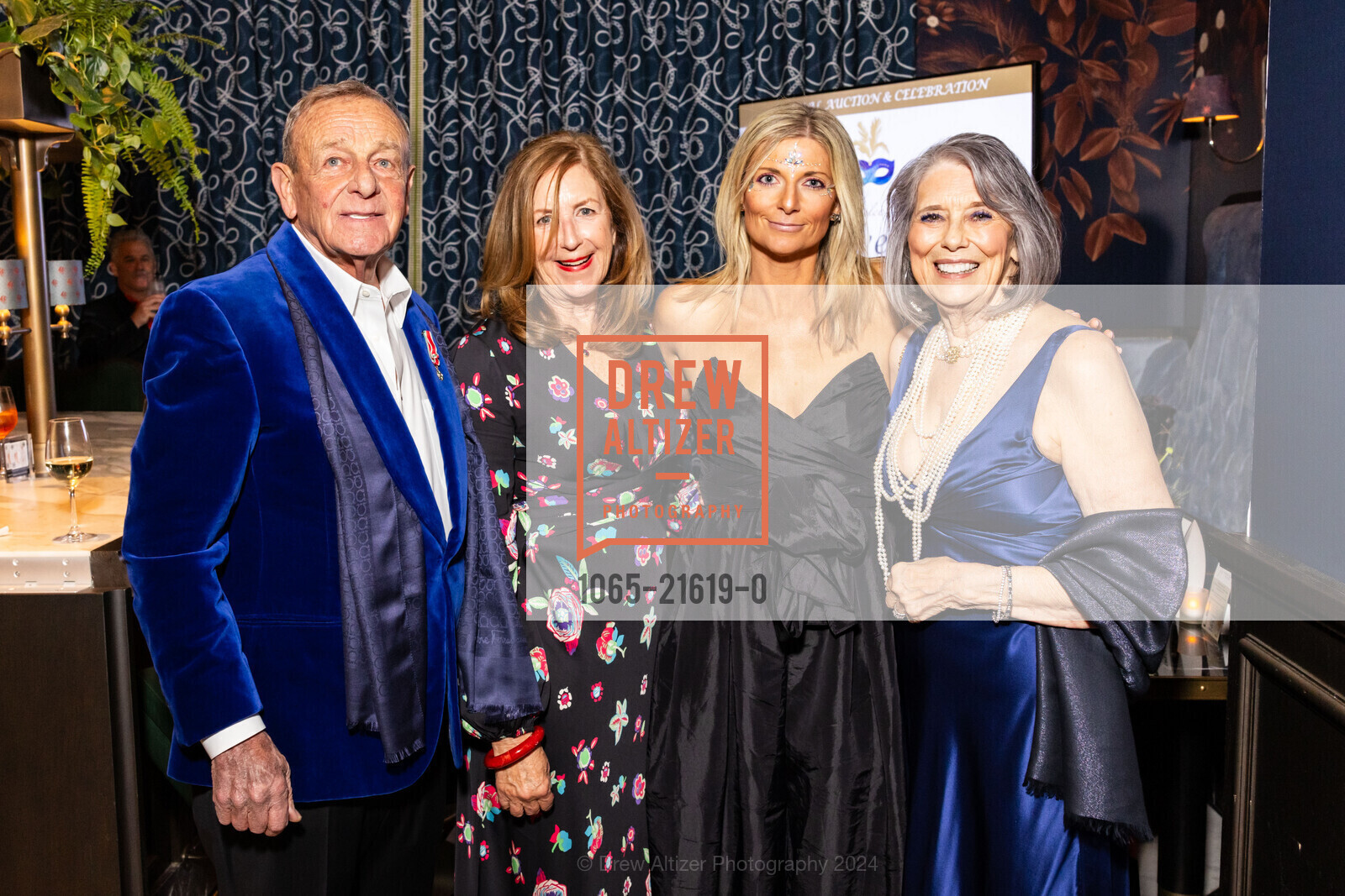 Fedele Bauccio, Linda Bauccio, Robin Bonaso, Susan Lyon, La Scuola International School's LA DOLCE VITA GALA 2024, Ingrid Coolins. One Sansome St, SF, CA 94104 US, March 16th, 2024, Photo #1065-21619-0 Fedele Bauccio, Linda Bauccio, Robin Bonaso, Susan Lyon, Photo #1065-21619-0