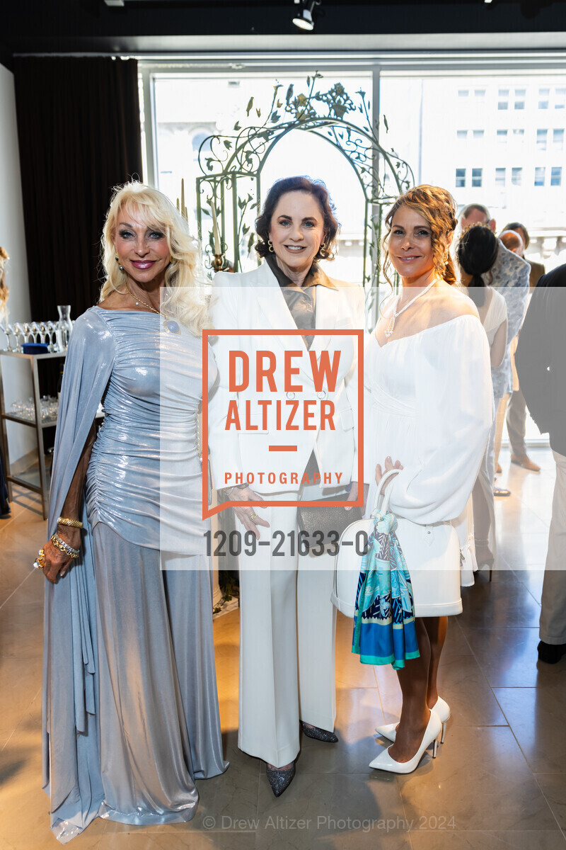 Daru Kawalkowski, Lisa Harris, Teresa Rodriguez, Photo #1209-21633-0