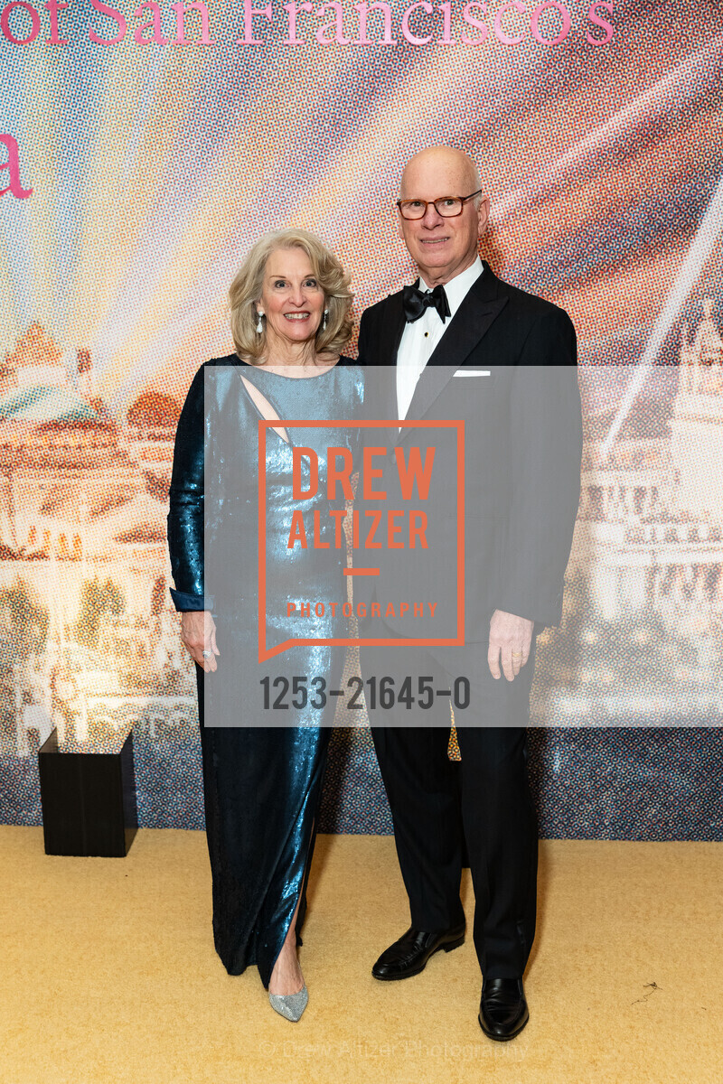 Joan Henricks, Alan Henricks, Annual Gala 2024 with The deYoung and the Fine Arts Museums of San Francisco, de Young Museum. 50 Hagiwara Tea Garden Dr, SF, CA 94118 US, Photo #1253-21645-0 Joan Henricks, Alan Henricks, Photo #1253-21645-0