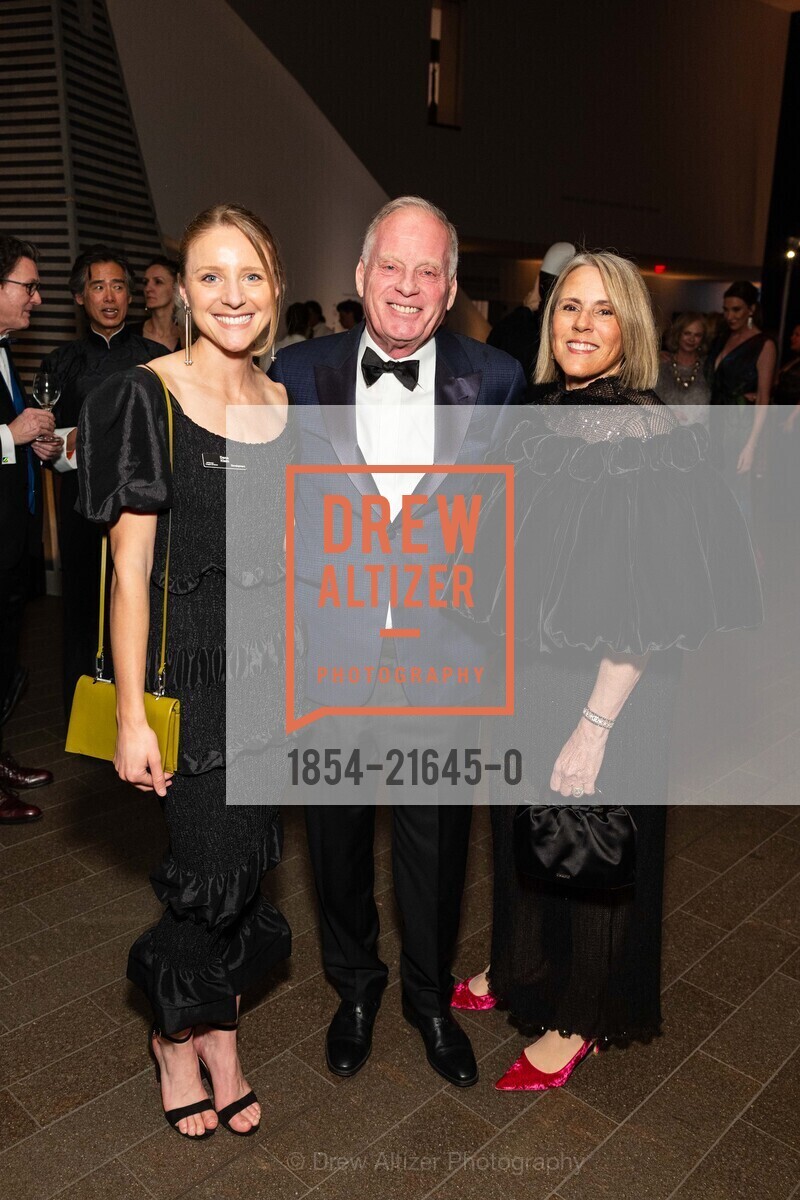 Dana Klein, Pete Andreotti, Luanne Andreotti, Annual Gala 2024 with The deYoung and the Fine Arts Museums of San Francisco, de Young Museum. 50 Hagiwara Tea Garden Dr, SF, CA 94118 US, Photo #1854-21645-0 Dana Klein, Pete Andreotti, Luanne Andreotti, Photo #1854-21645-0