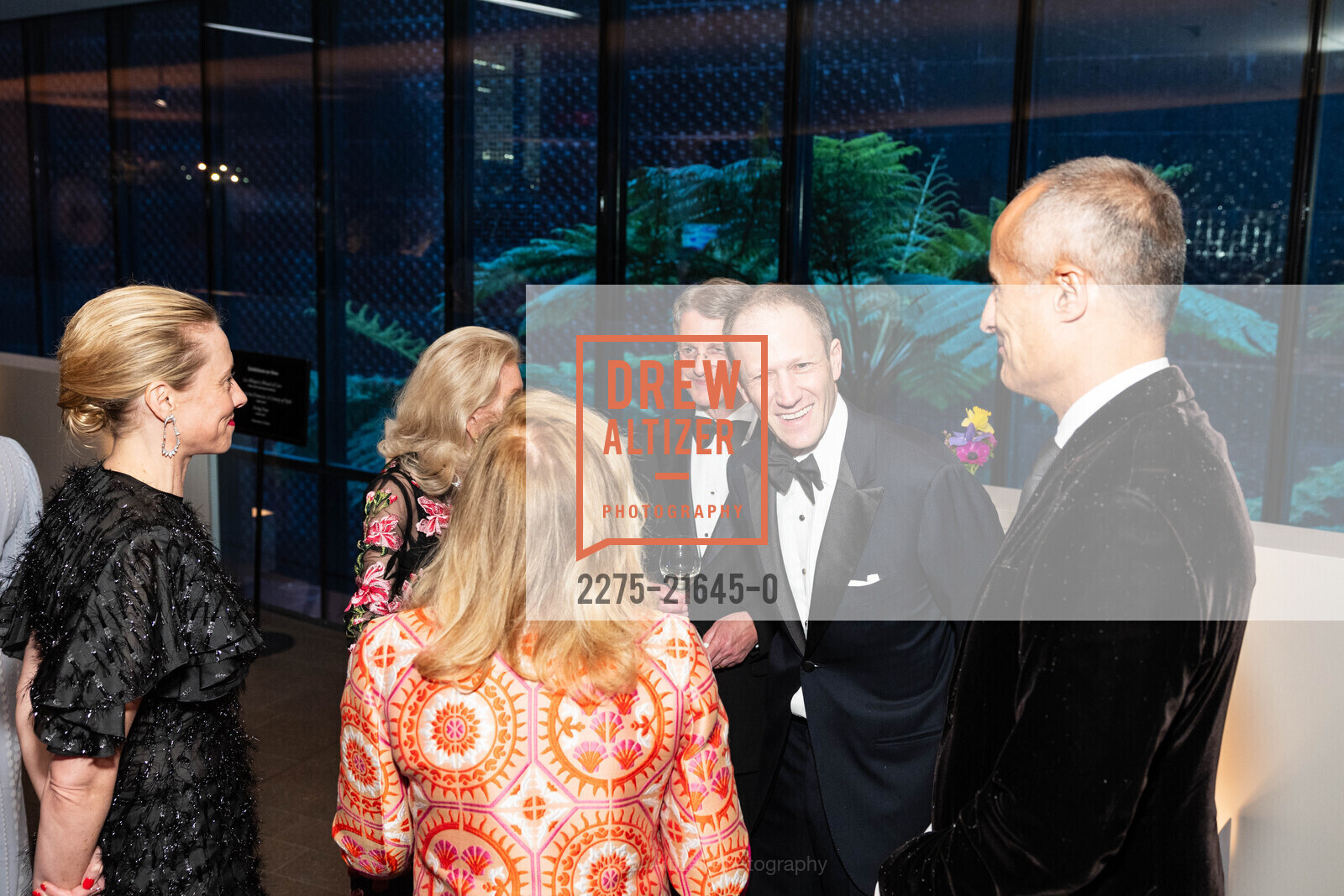Honora Kerr, Thomas Campbell, Jason Moment, Ali Diab, Annual Gala 2024 with The deYoung and the Fine Arts Museums of San Francisco, de Young Museum. 50 Hagiwara Tea Garden Dr, SF, CA 94118 US, Photo #2275-21645-0 Honora Kerr, Thomas Campbell, Jason Moment, Ali Diab, Photo #2275-21645-0