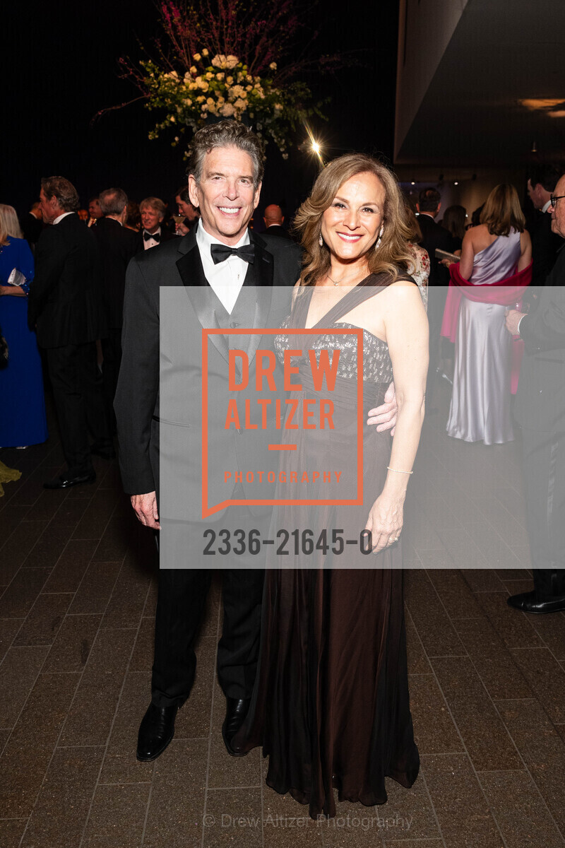 Jonathan Vernick, Haleh Kashani, Annual Gala 2024 with The deYoung and the Fine Arts Museums of San Francisco, de Young Museum. 50 Hagiwara Tea Garden Dr, SF, CA 94118 US, Photo #2336-21645-0 Jonathan Vernick, Haleh Kashani, Photo #2336-21645-0