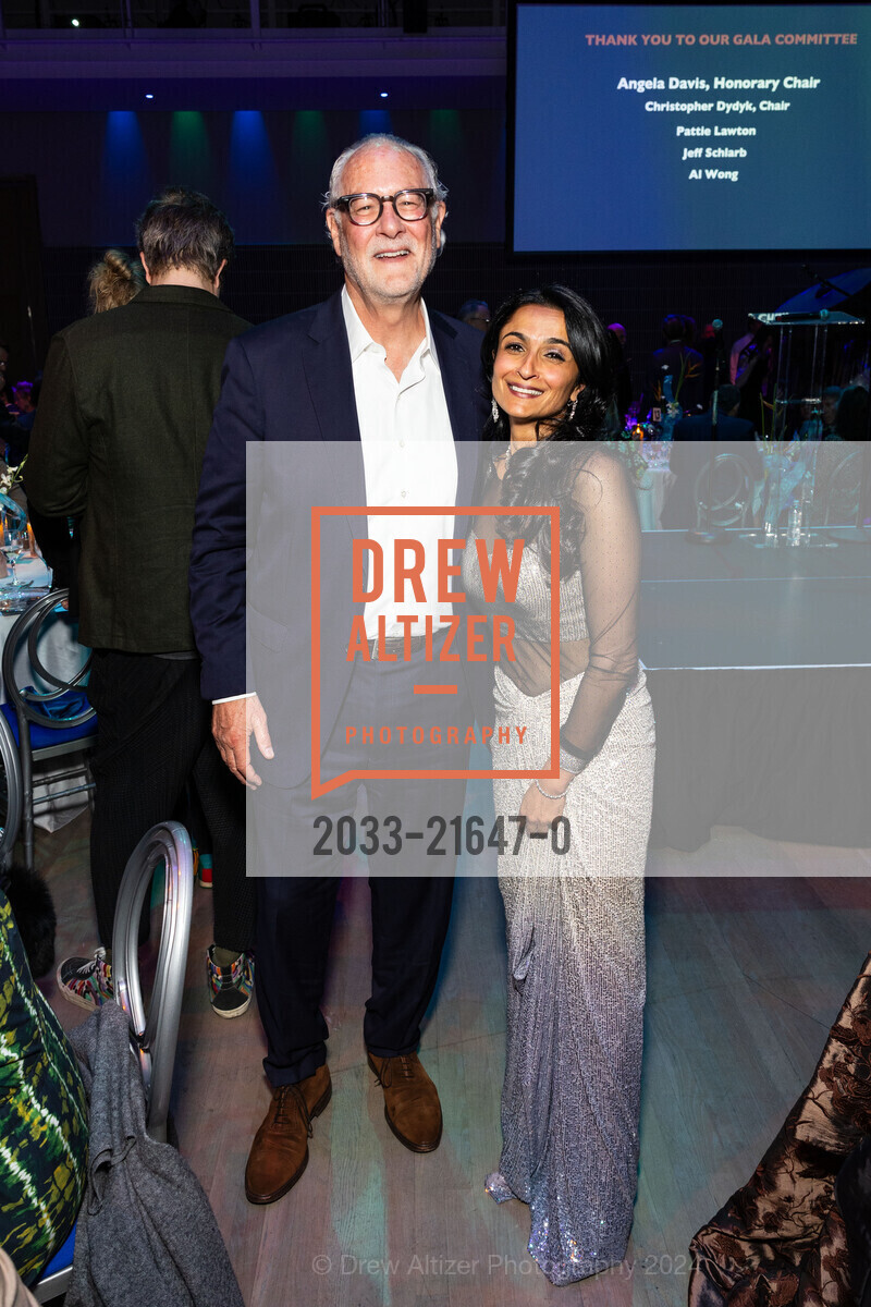 Harry Schoening, Kaamna Bhojwani, Lines Ballet 2024, Yerba Buena Center for the Arts. 701 Mission St, SF, CA 94103 US, April 6th, 2024, Photo #2033-21647-0 Harry Schoening, Kaamna Bhojwani, Photo #2033-21647-0