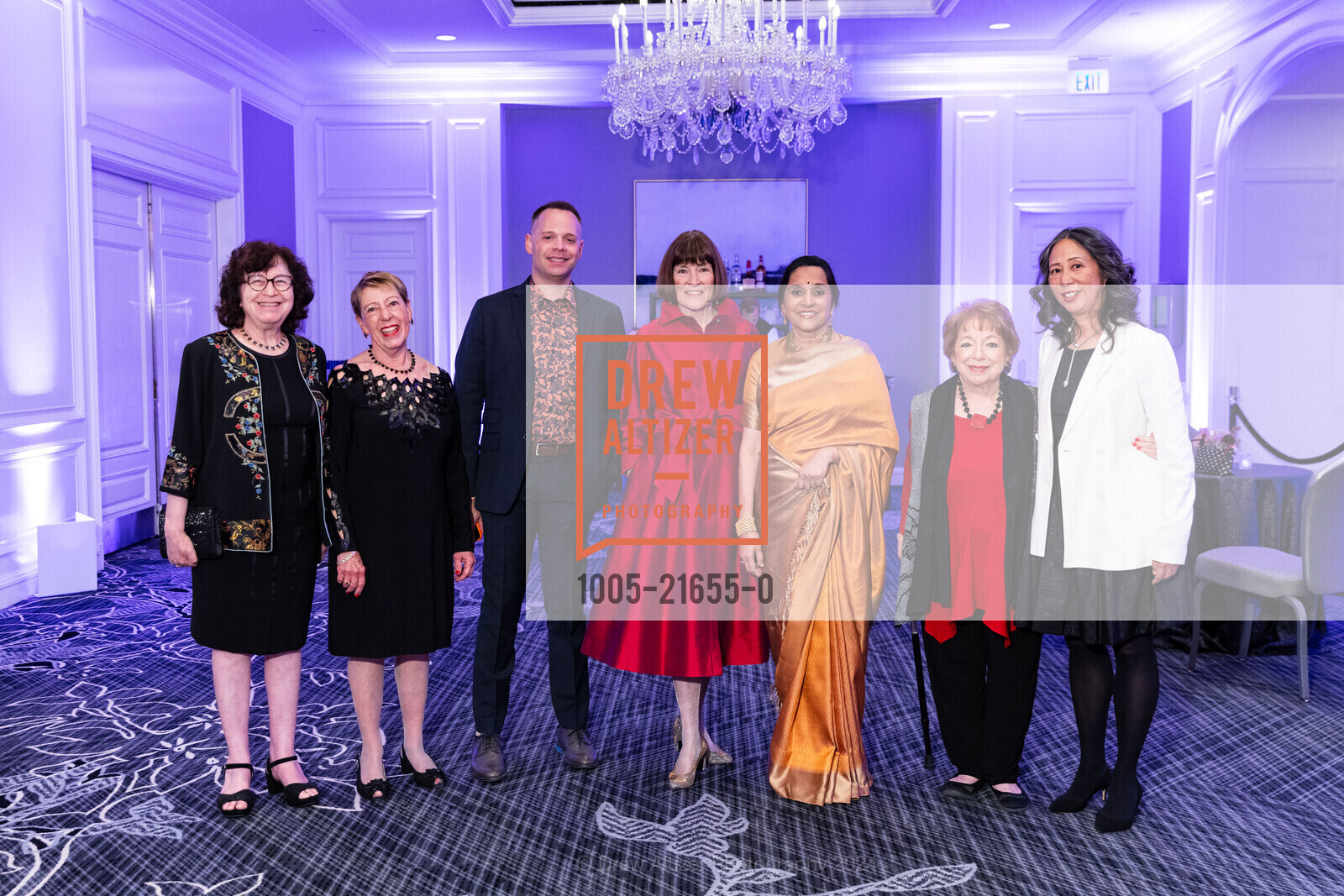 Gail Wagner, Robin Edwards, Todd Rubin, Jill Fugaro, Sudha Pennathur, Sandra McCandless, Sandra Eggers, Ovation Gala, The Ritz-Carlton, San Francisco. 600 Stockton St, SF, CA 94108 US, April 13th, 2024, Photo #1005-21655-0 Gail Wagner, Robin Edwards, Todd Rubin, Jill Fugaro, Sudha Pennathur, Sandra McCandless, Sandra Eggers, Photo #1005-21655-0
